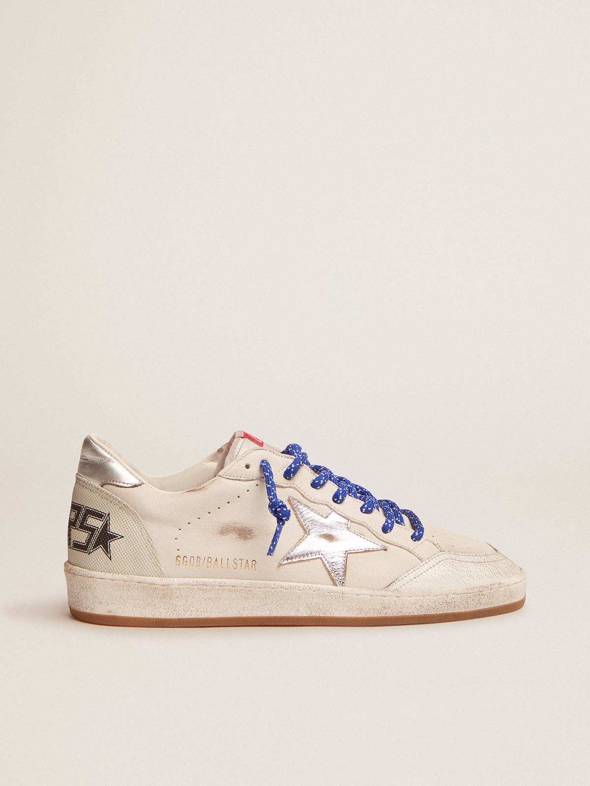 Golden Goose - Sneaker Ball Star LTD in nappa bianca con stella e talloncino in pelle laminata color argento in 