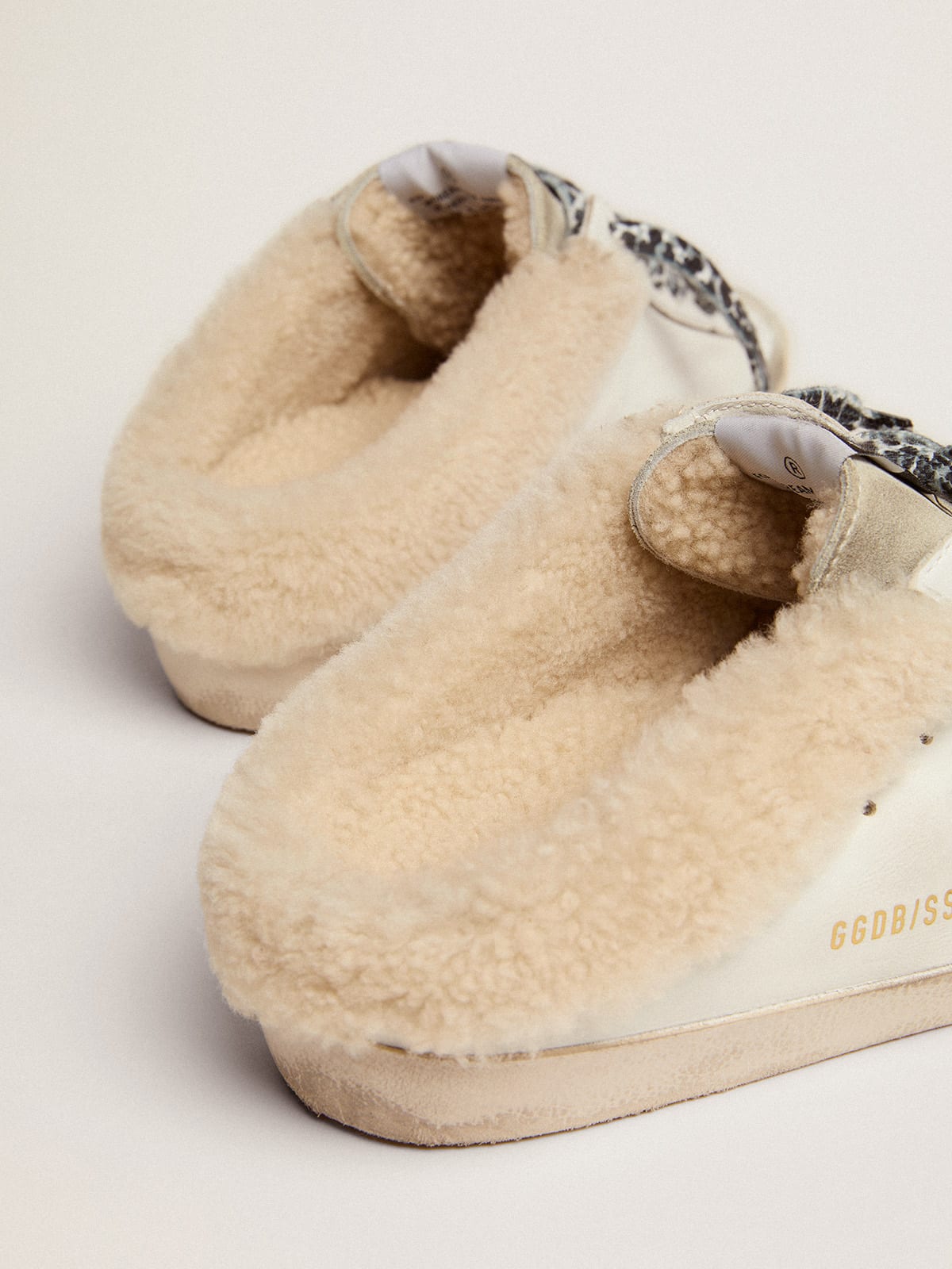 Women\'s Super-Star Sabot with pink glitter star and shearling lining |  Golden Goose