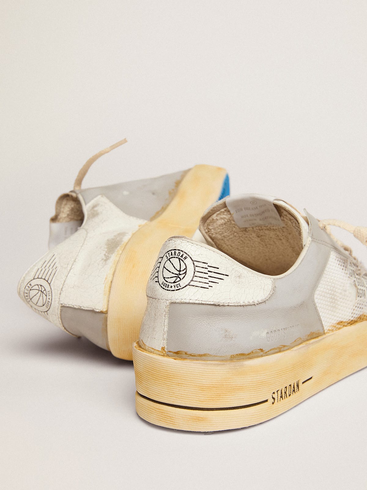 Golden Goose - Weißer Sneaker Stardan aus Leder mit GGDB-Print und Fersenpartie aus weißem Craquelé-Leder in 