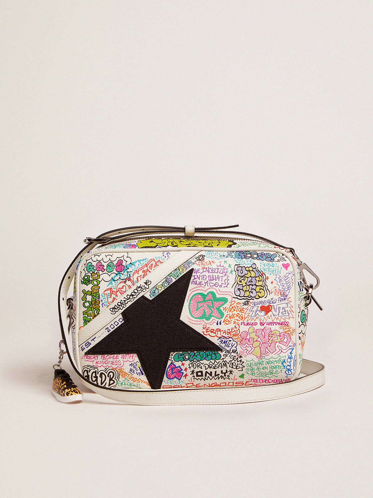 Golden Goose - Sac Star Bag à imprimé graffiti avec étoile pailletée noire in 