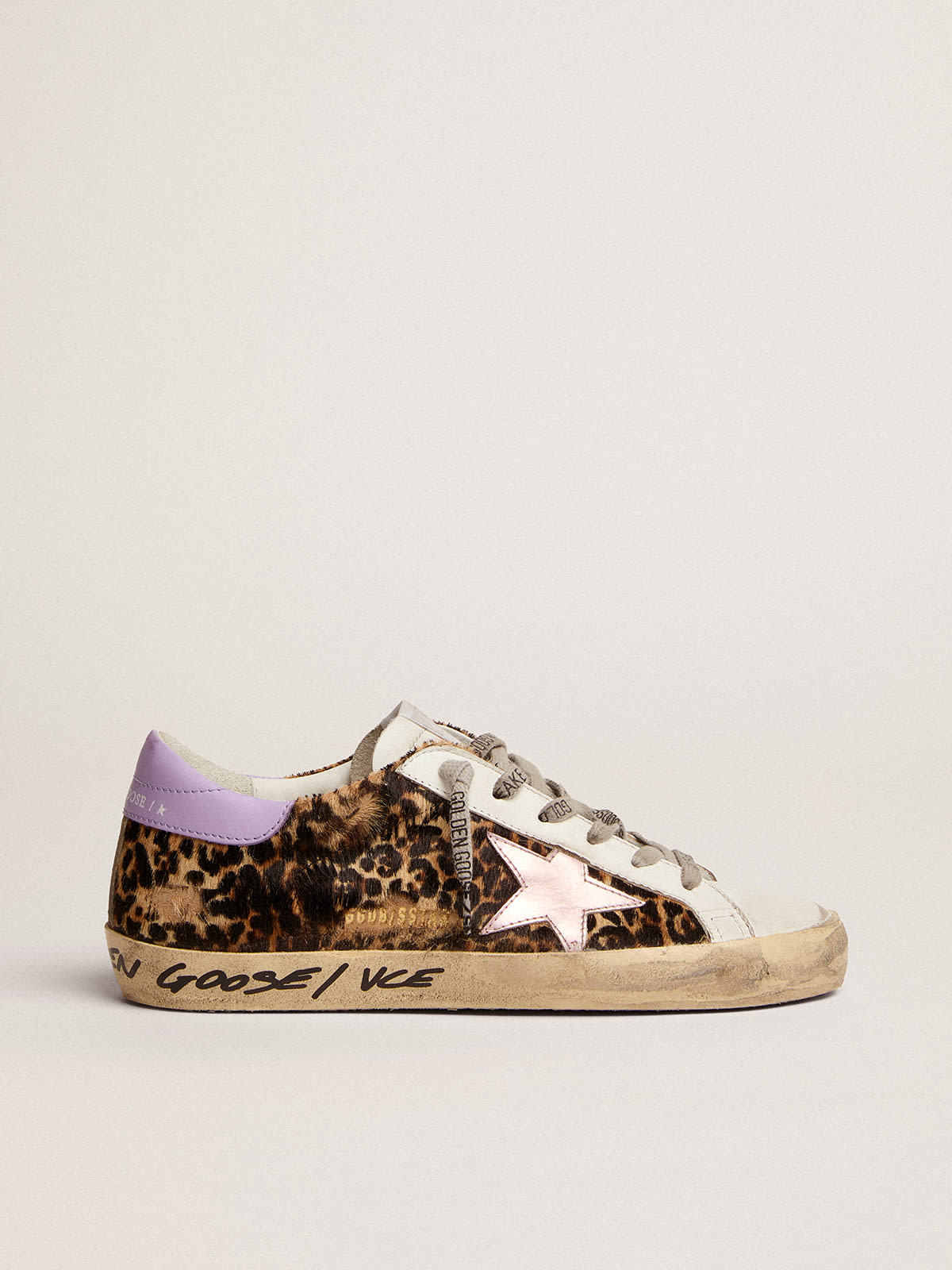 inestable insertar Fuente Zapatillas deportivas Super-Star LTD de piel efecto potro con motivo  leopardo con estrella de piel laminada color salmón y refuerzo del talón de  piel violeta | Golden Goose