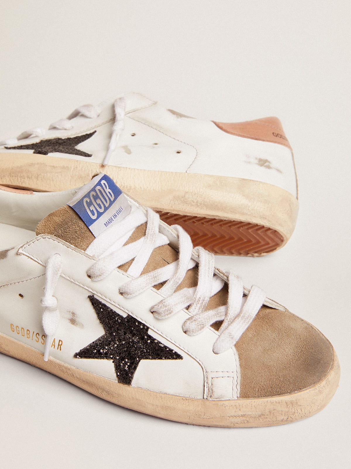 Golden Goose - Super-Star para mujer con estrella de purpurina negra y talón rosa in 