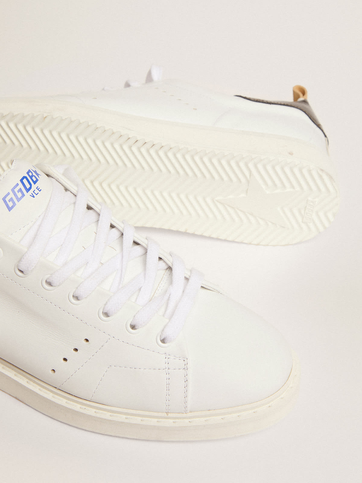 Golden Goose - Starter sneakers in white naplak with gray patent leather heel tab in 