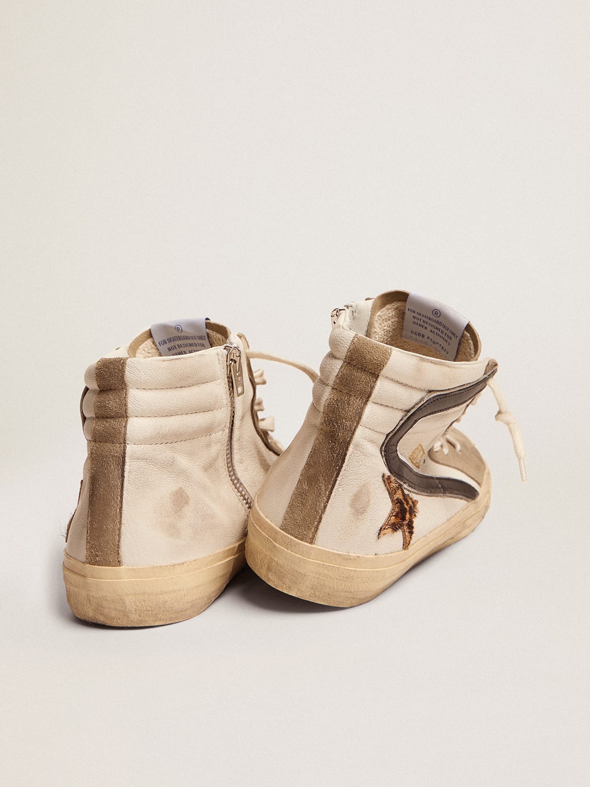 Golden Goose - Sneakers Slide avec étoile en cuir façon poulain à imprimé léopard et virgule en cuir noir in 