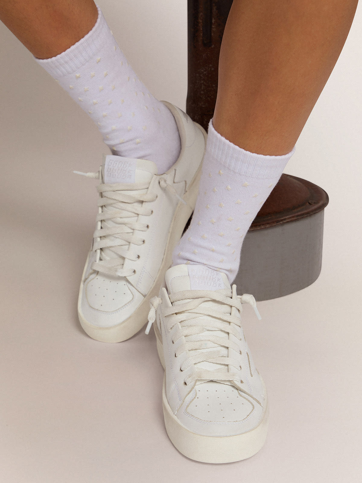 Golden Goose - White socks with contrasting 3D stars and logo in 