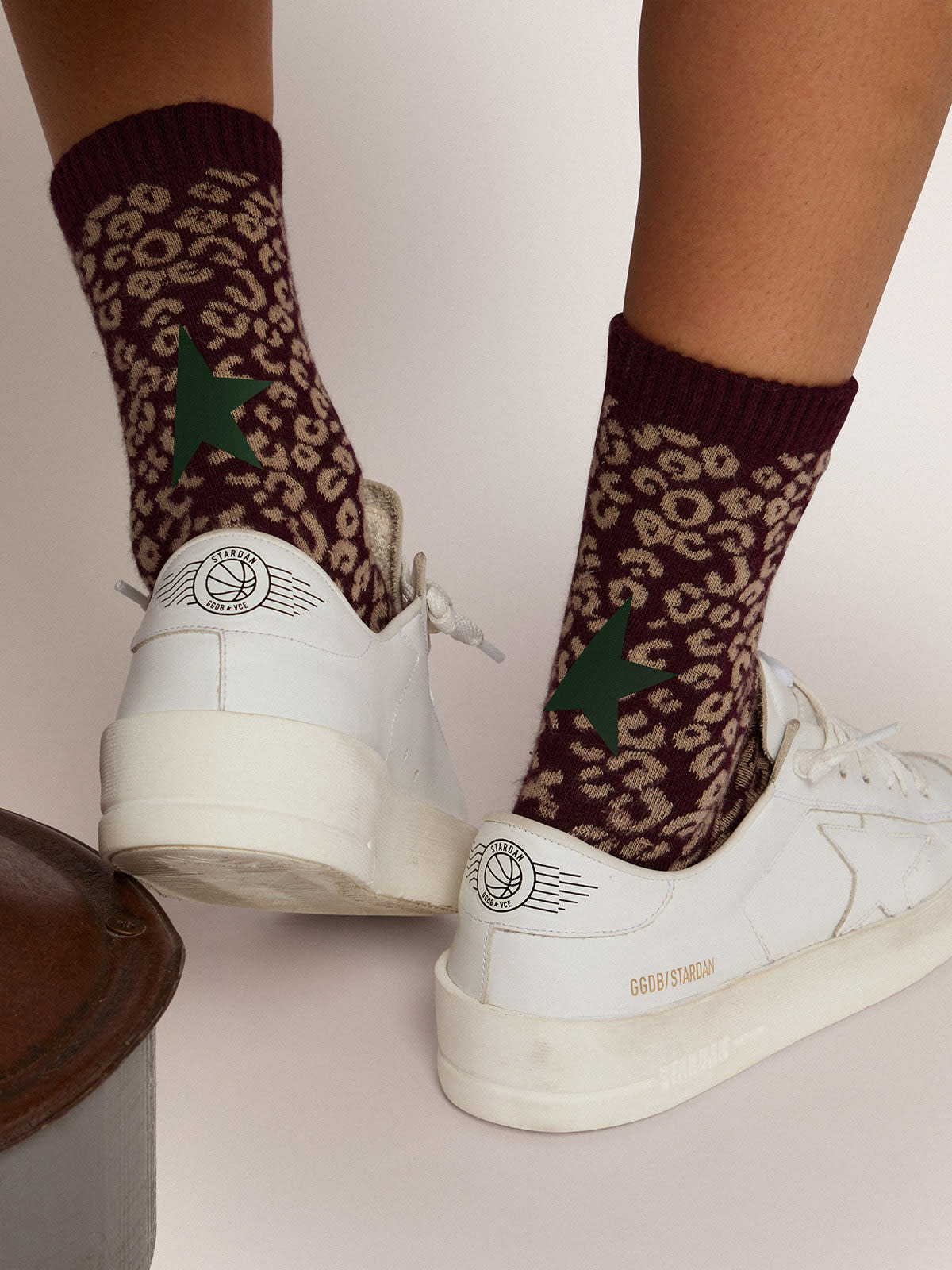 Animal-print socks with a blackberry base and military-green details |  Golden Goose