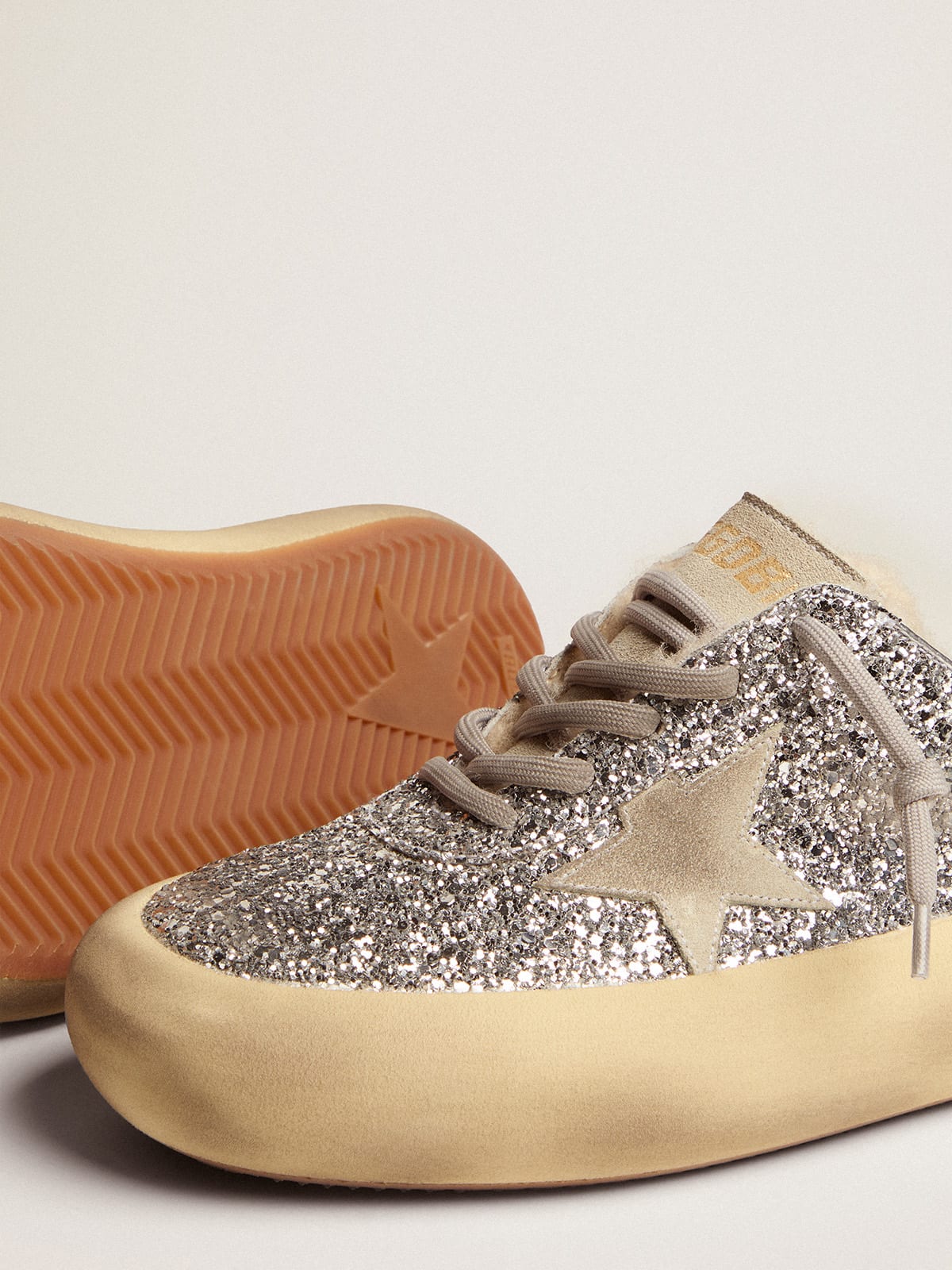 Golden Goose - Space-Star Sabot Donna in glitter argento e fodera in shearling in 