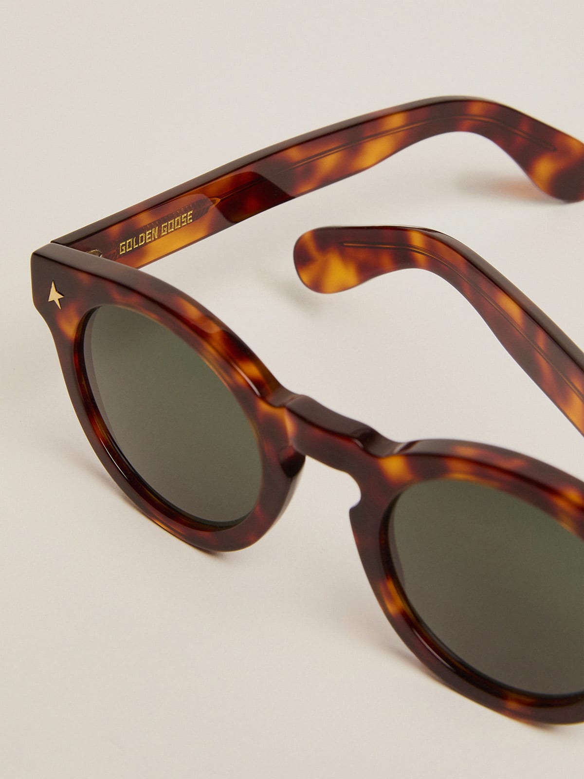 Golden Goose - Sunframe Cameron, Panthos style, with Havana brown frame and gold details in 