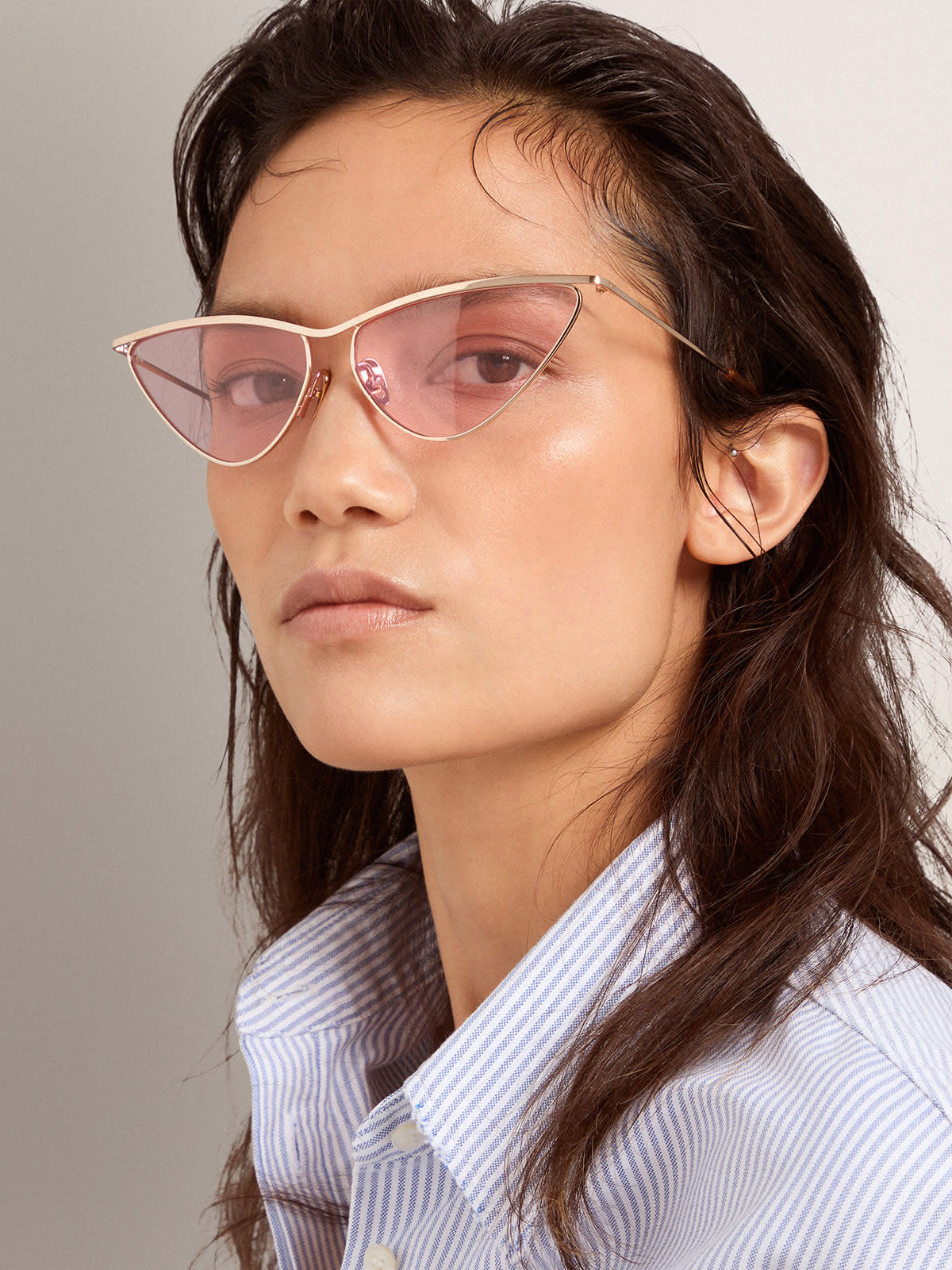 Golden Goose - Sunframe cat-eye style with pink frame and lenses in 