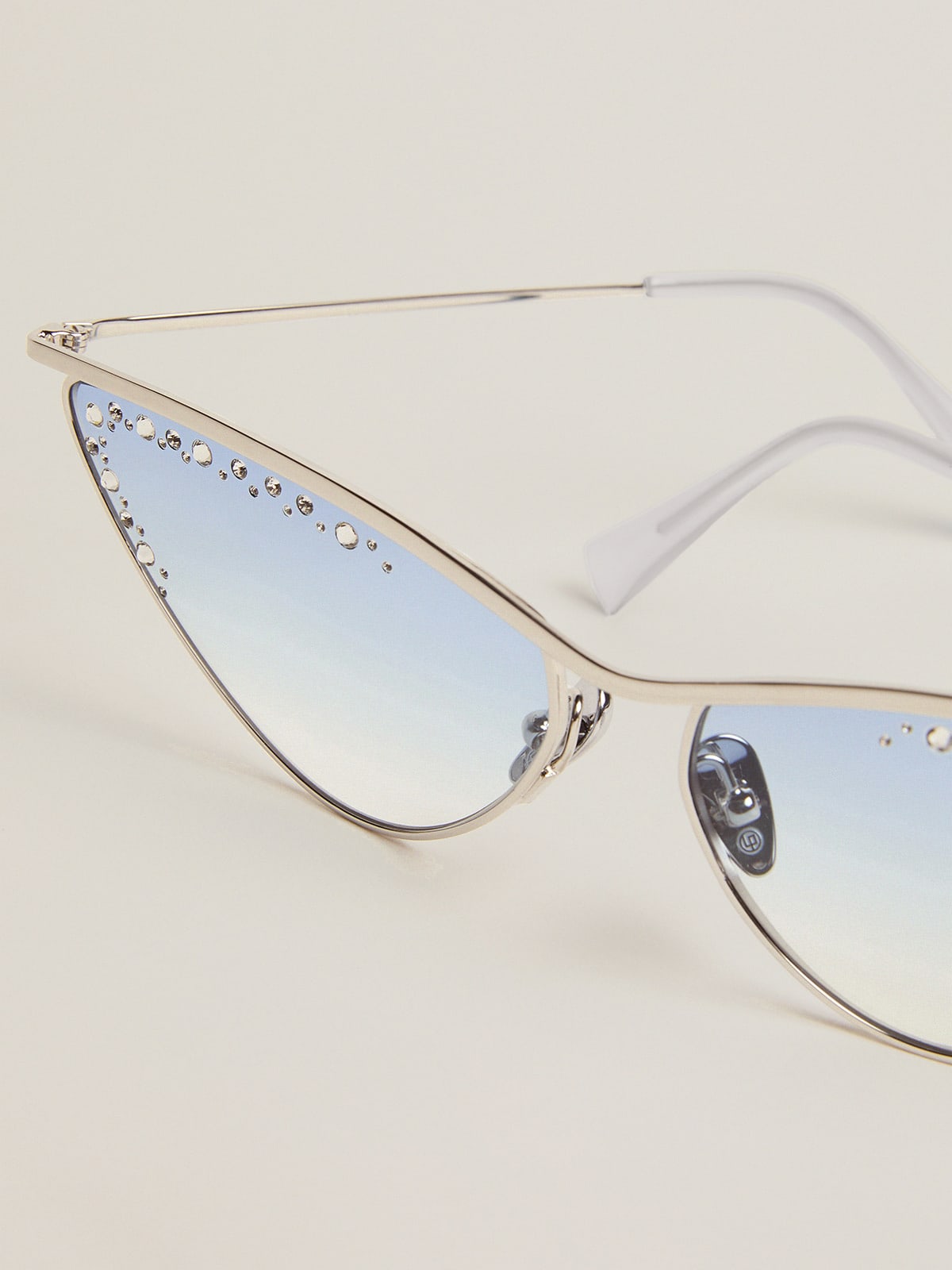 Golden Goose - Cat eye-style Sunframe Scarlett with silver frame and crystals in 