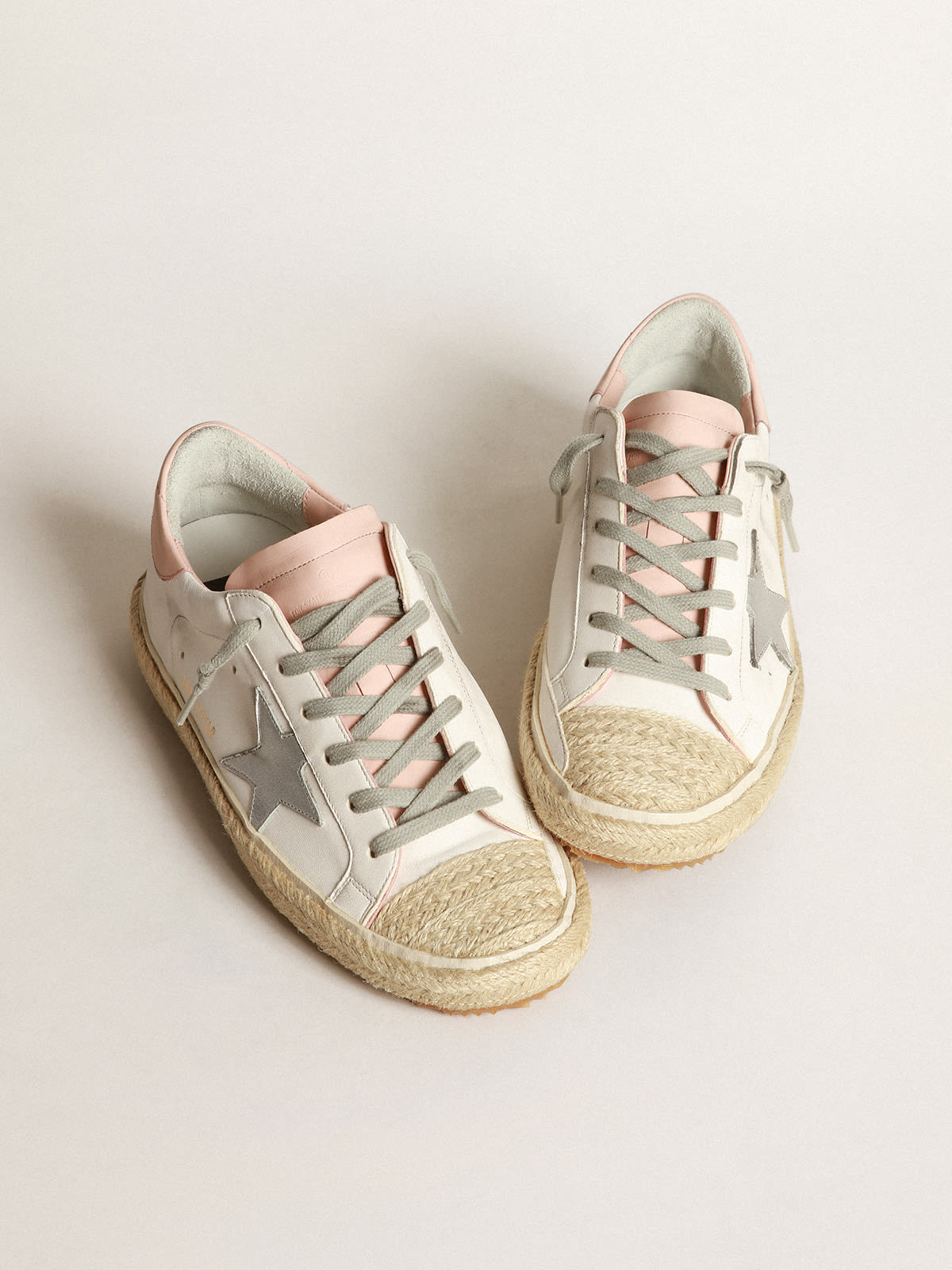 Super Star sneakers with rope toe and pink leather tongue Golden