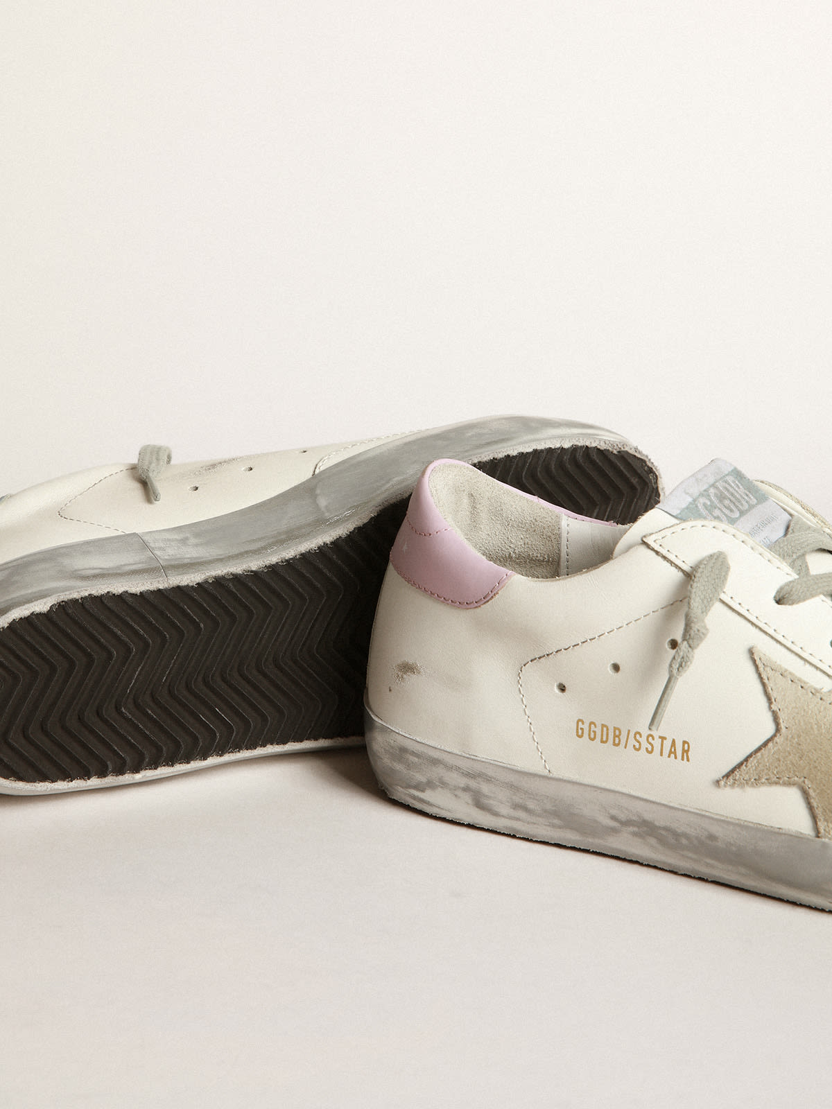 Golden Goose - Super-Star sneakers with handwritten lettering and two-tone heel tabs in 