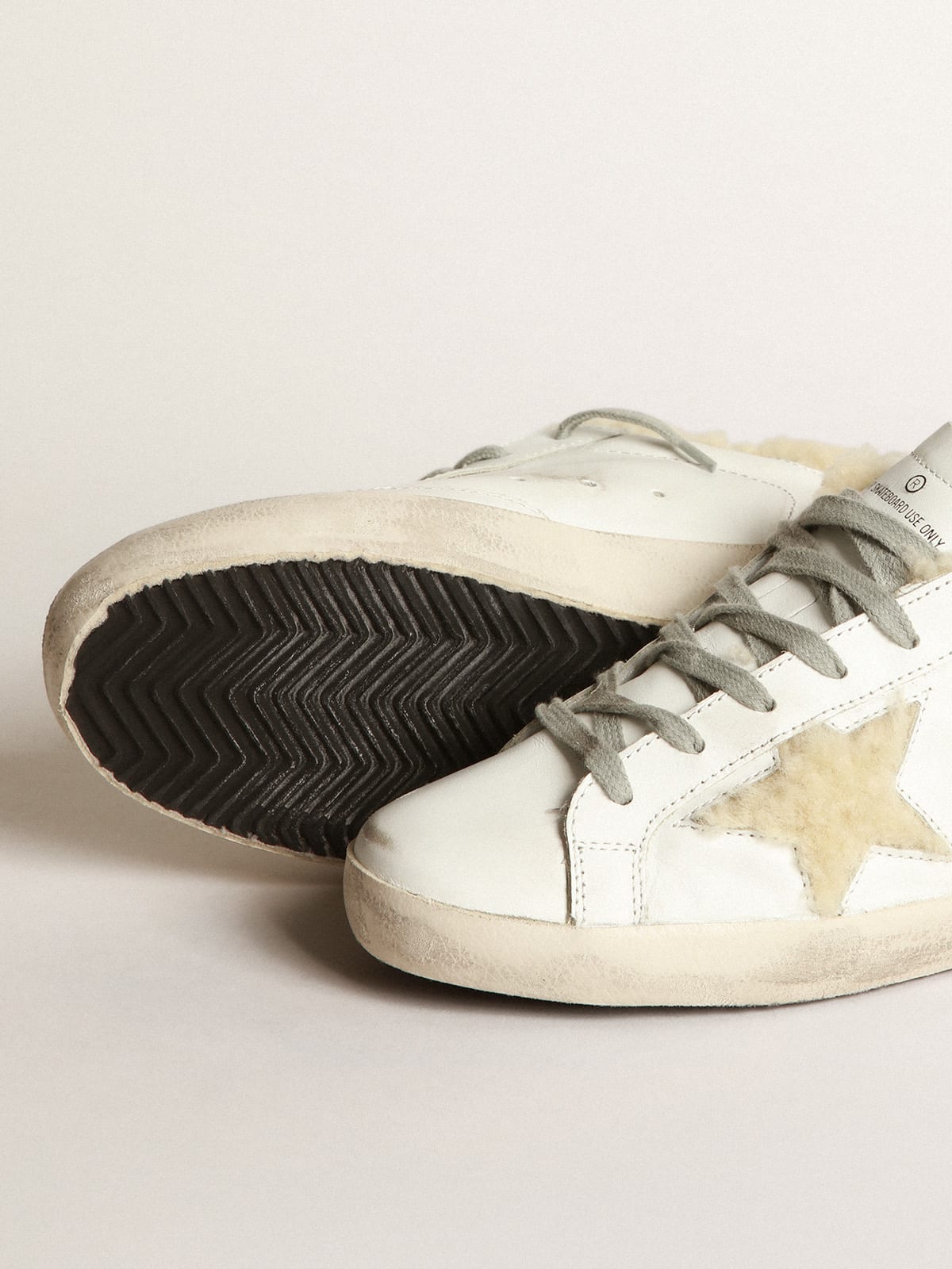 GOLDEN GOOSE SUPER-STARスニーカーシアリング