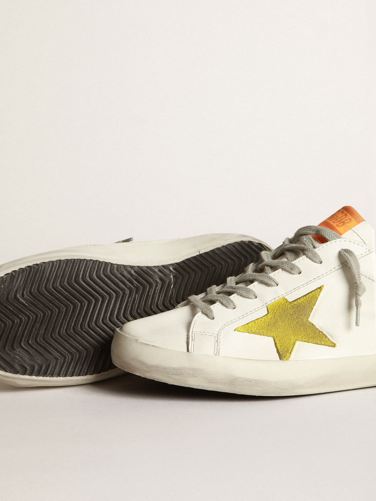 Golden goose nere stella cheap gialla