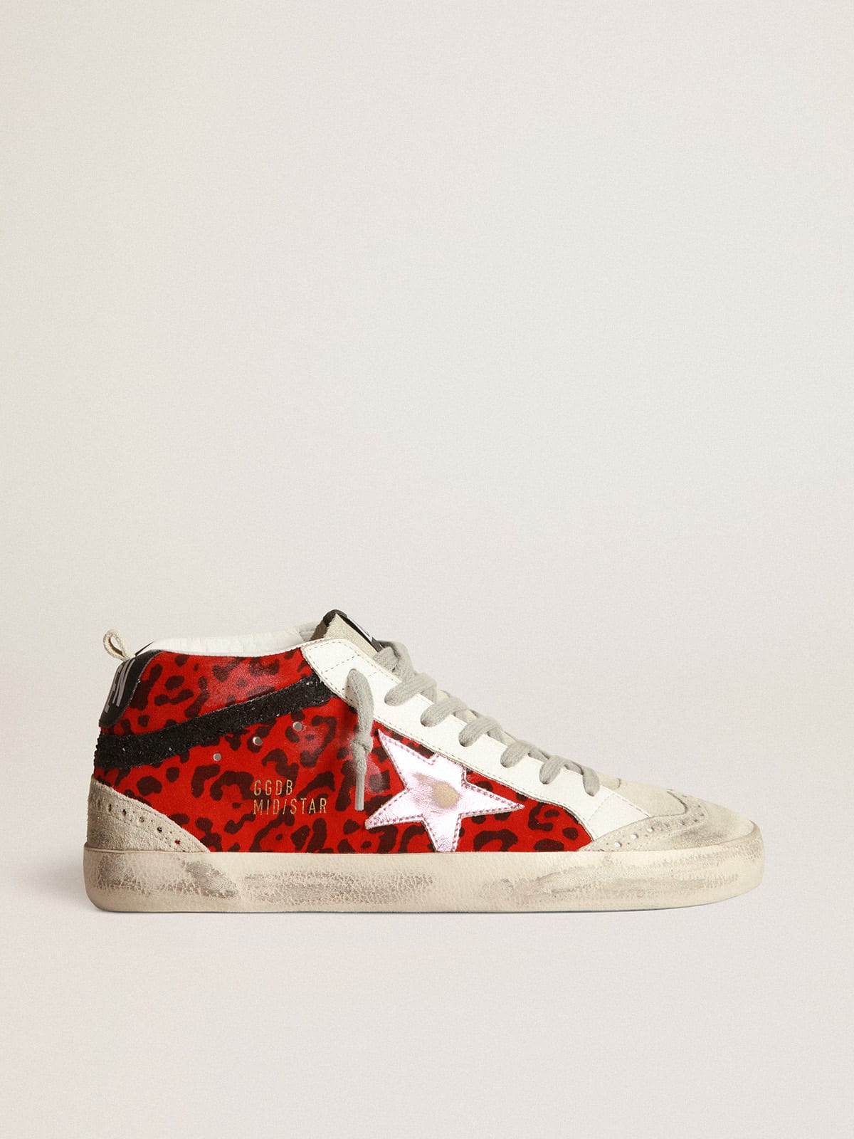 Golden Goose - Sneakers Mid Star en daim rouge à imprimé léopard avec étoile en cuir lamé rose et virgule à paillettes noires in 