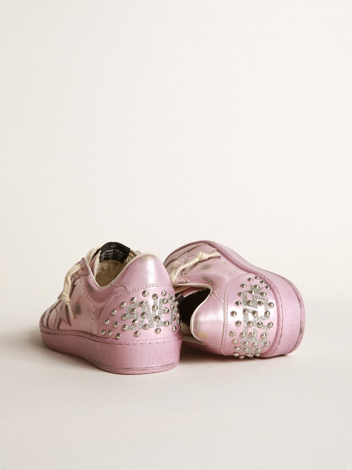 Golden Goose - Ball Star LAB pour femme en cuir lamé rose avec cabochons in 