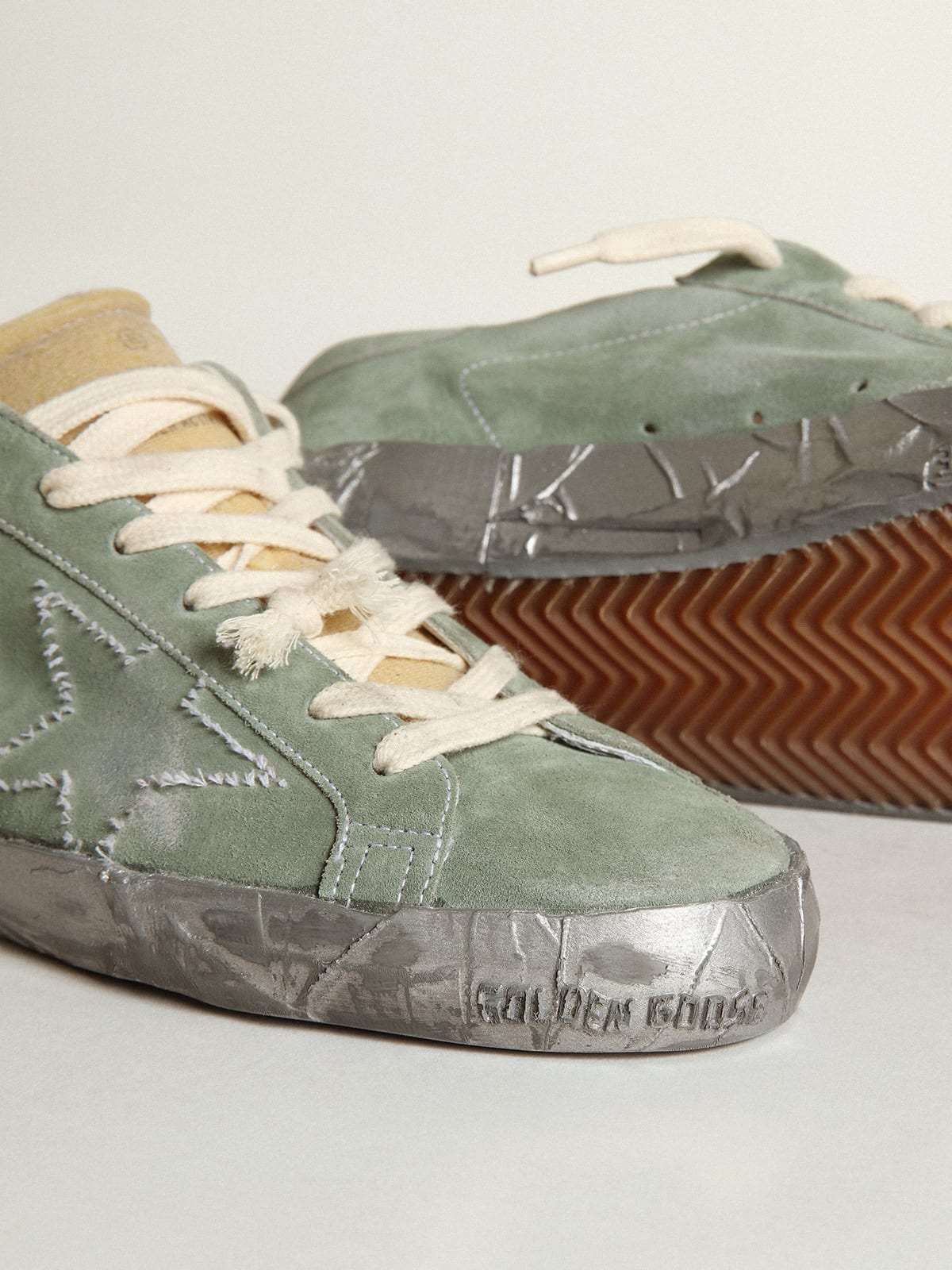 Golden Goose - Super-Star LAB sneakers in military-green suede with mismatched star in 