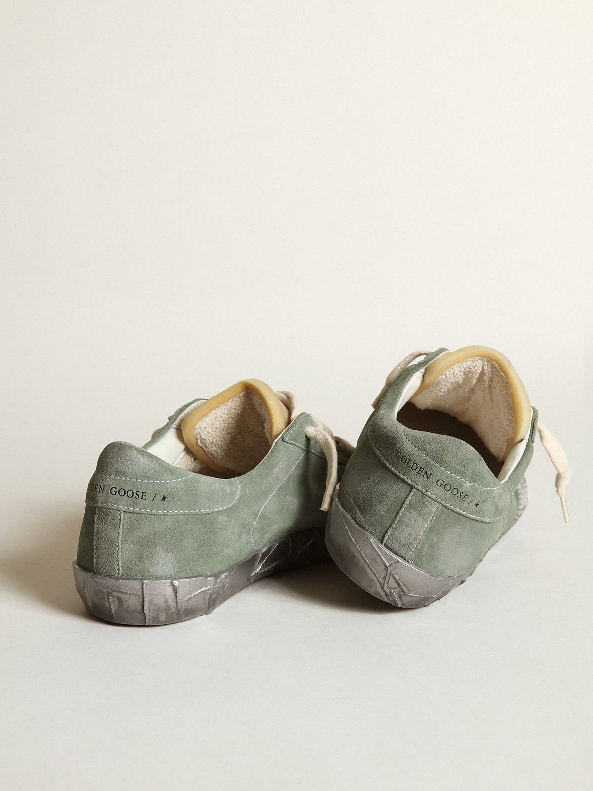 Golden Goose - Super-Star LAB sneakers in military-green suede with mismatched star in 