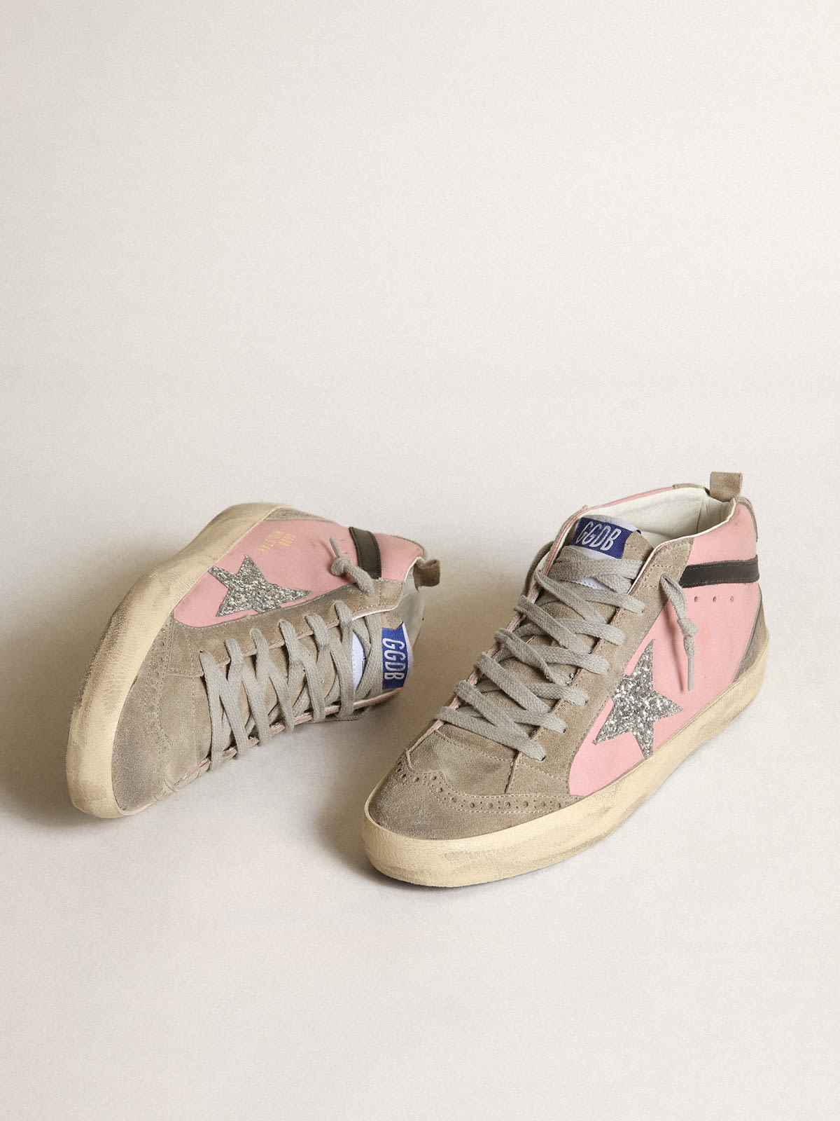 Golden Goose - Women's Mid Star LTD in pink leather with glitter star and black flash in 