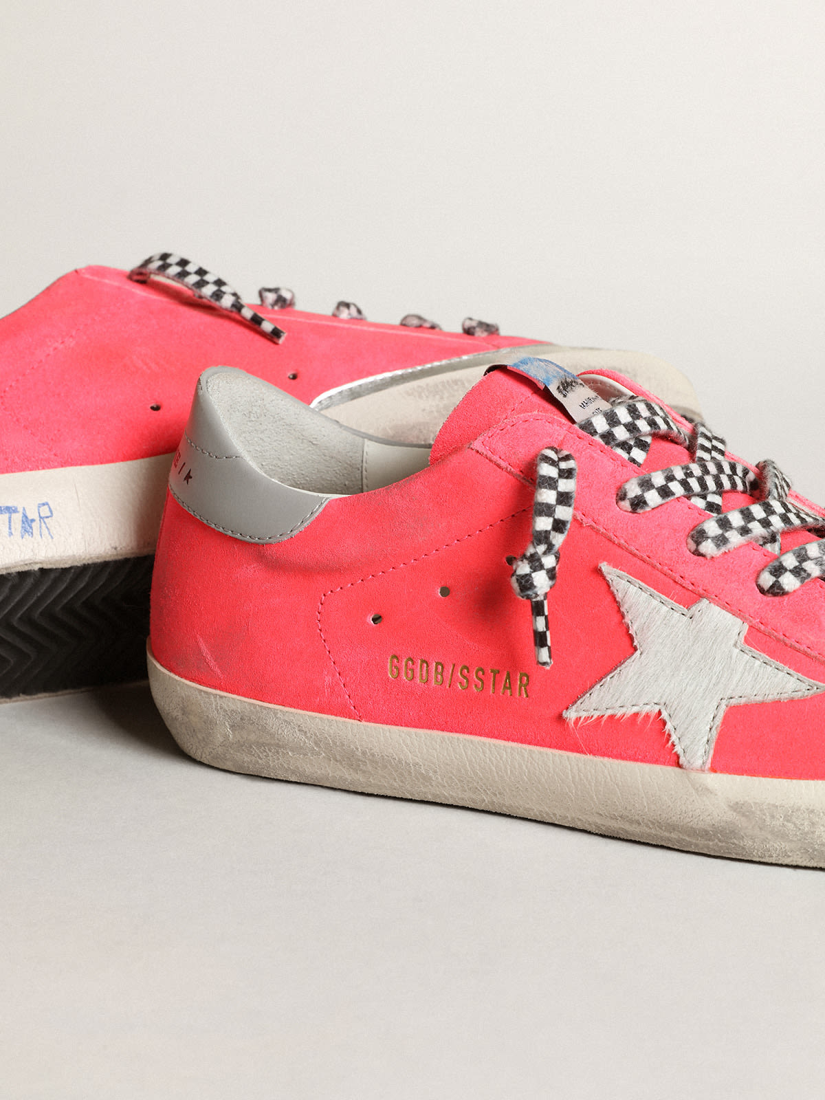 Golden Goose - Women's Super-Star in fluorescent lobster-colored suede with star in 