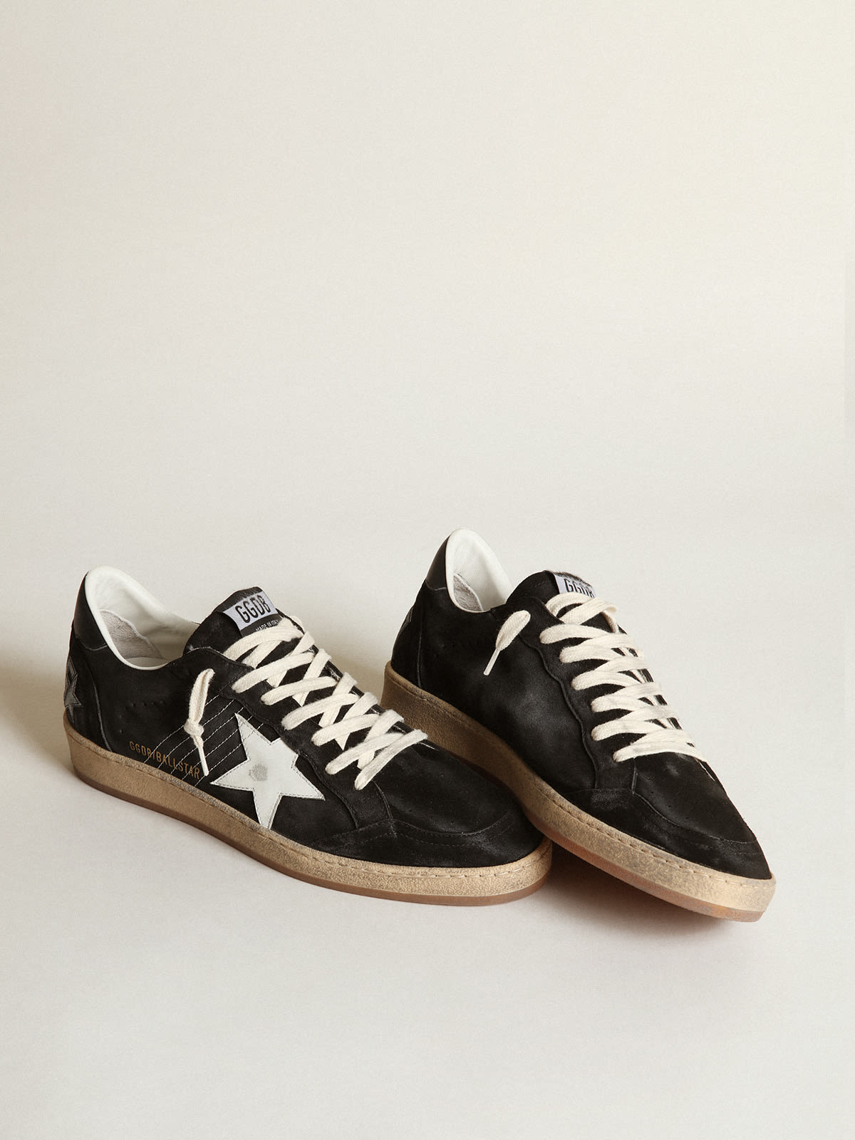 Golden Goose - Ball-Star para mujer de ante negro con estrella de piel blanca in 