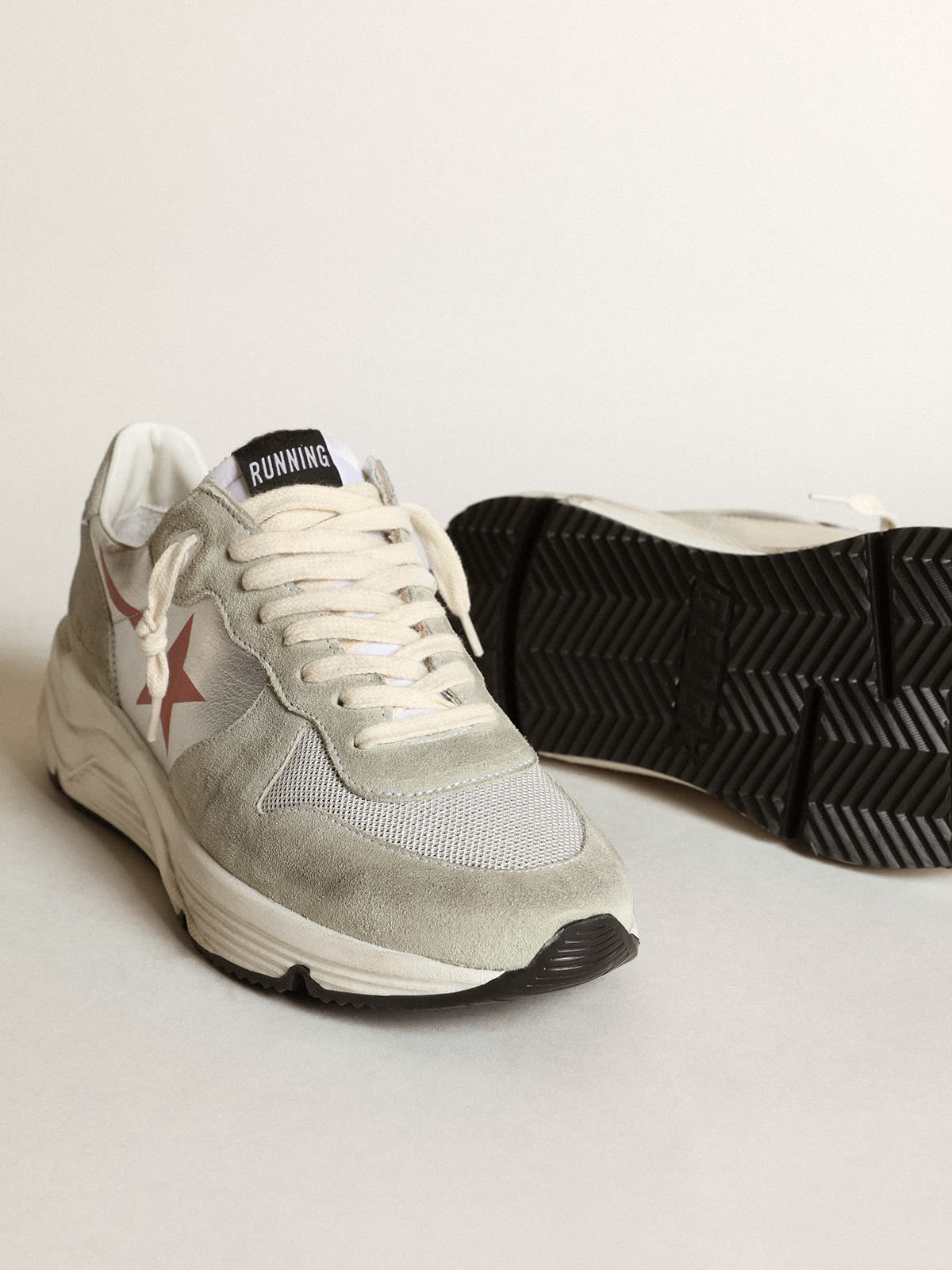 Golden Goose - Running Sole sneakers in silver laminated leather with ice-gray suede inserts in 