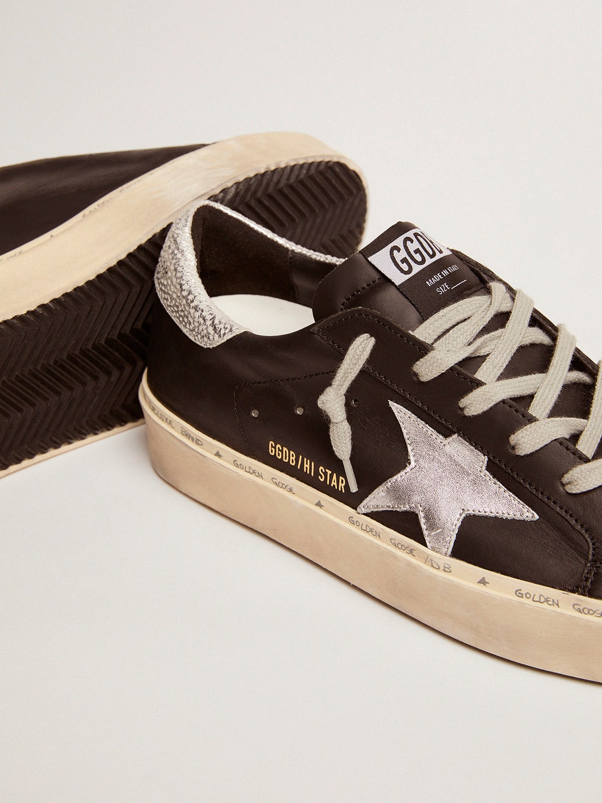 Golden Goose - Hi Star femme en cuir noir avec étoile en cuir lamé argenté in 