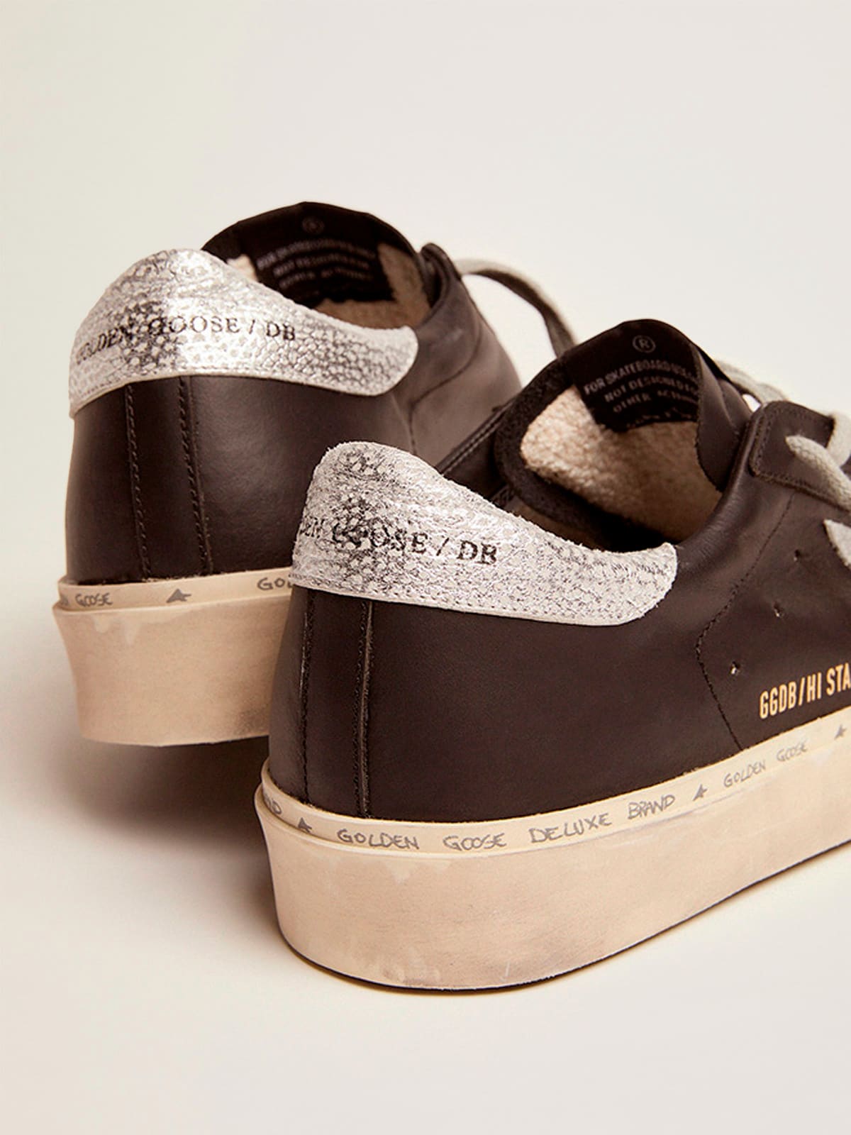 Golden Goose - Sneaker Hi Star in pelle nera con stella in pelle laminata color argento in 