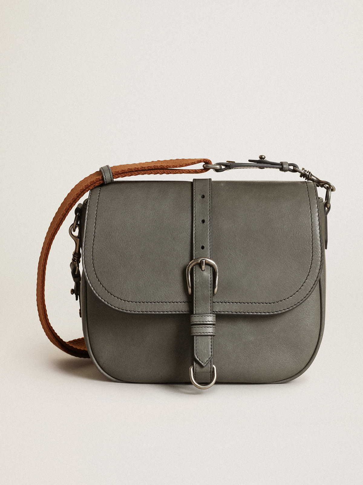 Golden Goose - Medium Sally Bag in stone-gray leather with contrasting buckle and shoulder strap in 
