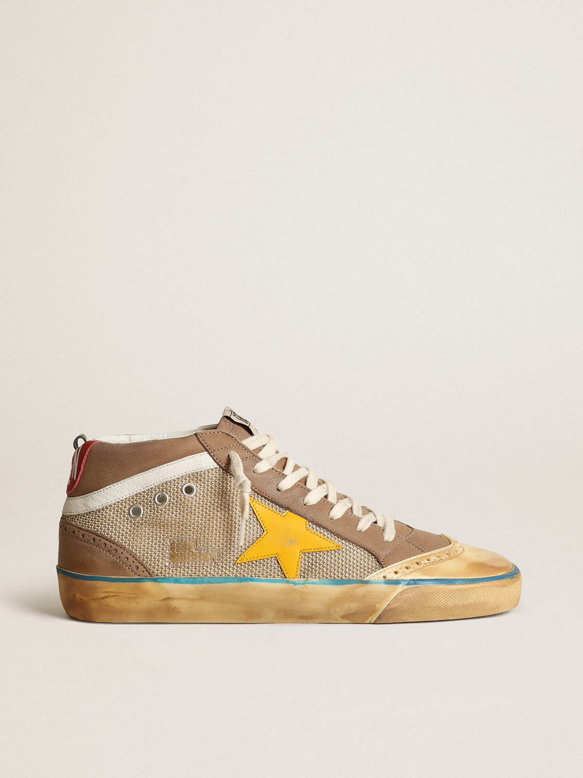 Golden Goose - Sneakers Mid Star en résille beige et en nubuck couleur tourterelle avec étoile en cuir jaune in 