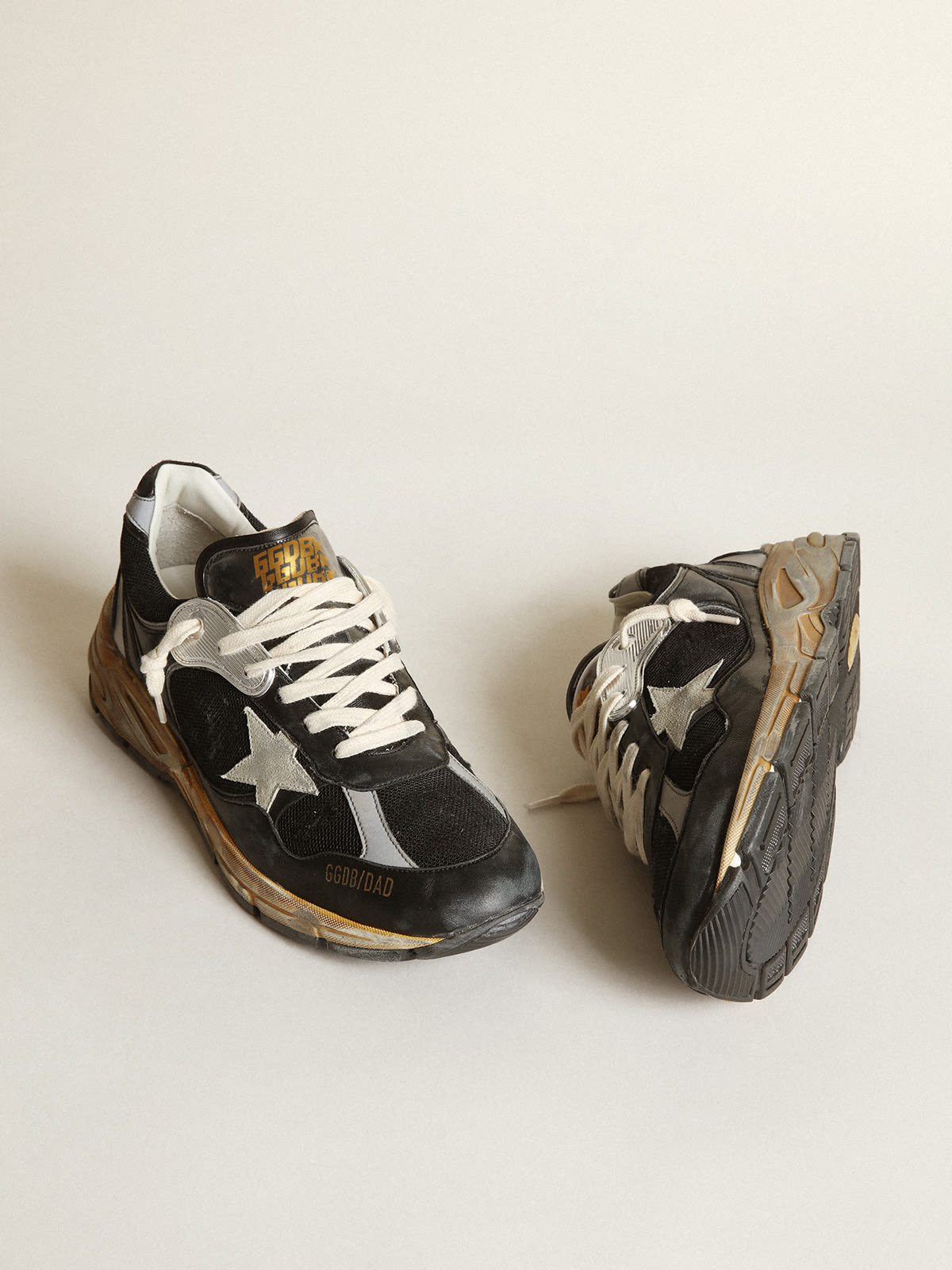 Golden Goose - Sneakers Dad-Star pour femme en résille et en cuir nappa de couleur noire avec étoile en daim gris froid in 