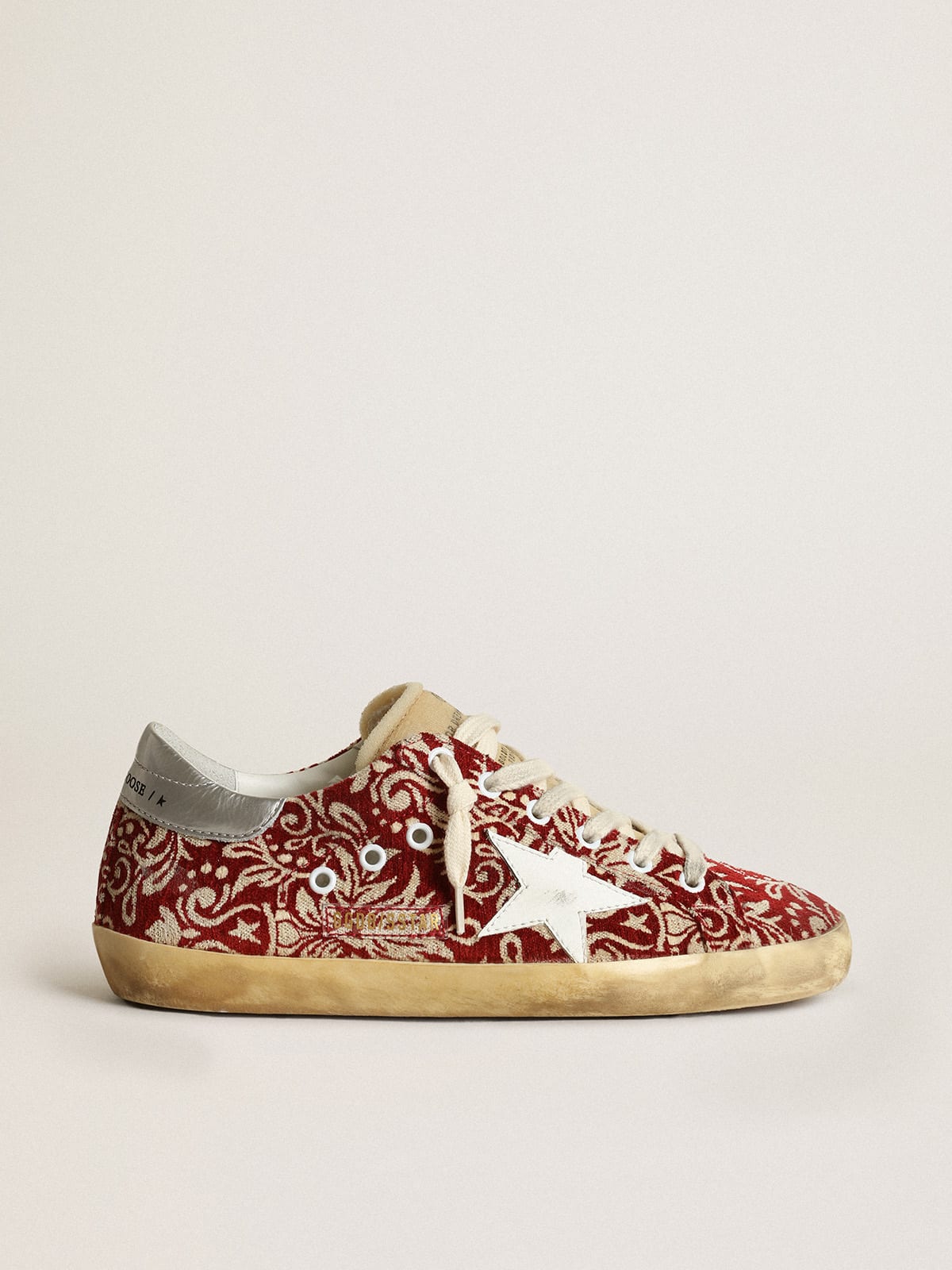 Golden Goose - Super-Star sneakers in dark red and ivory jacquard fabric with white leather star in 