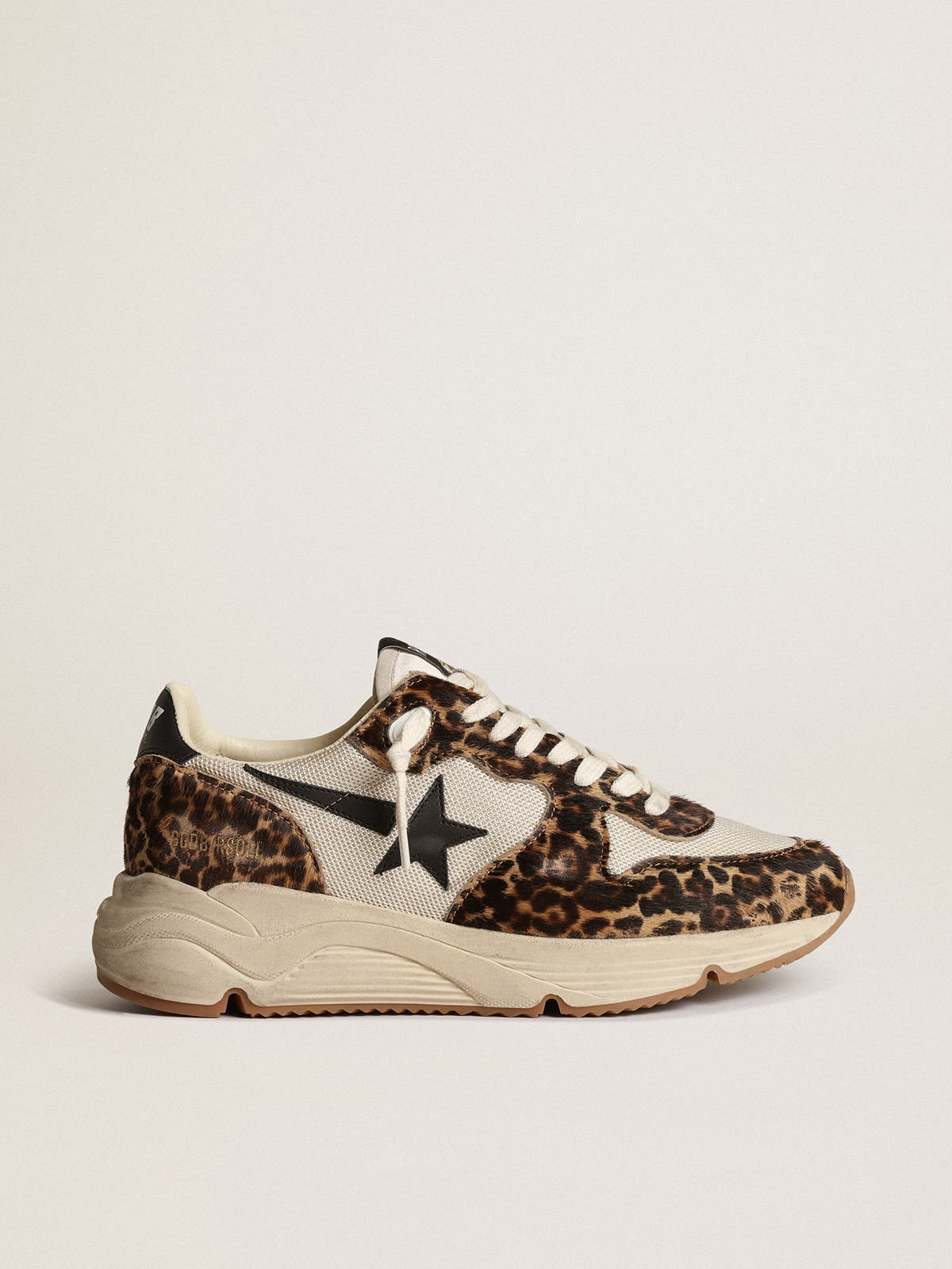 ikke Allerede Psykiatri Running Sole sneakers in cream-colored mesh with leopard-print pony skin  inserts and black leather star | Golden Goose