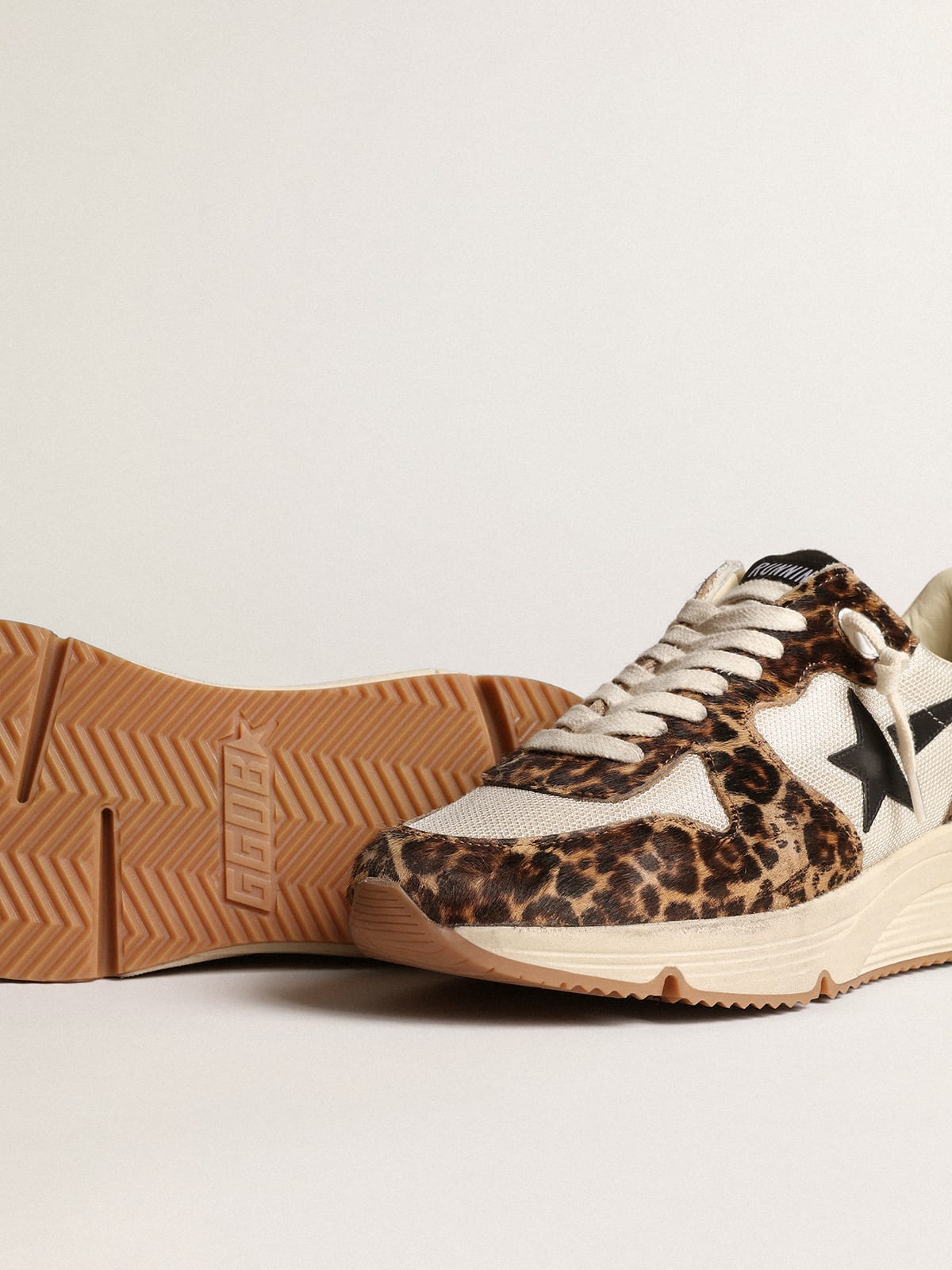 Golden Goose - Sneaker Running Sole in rete color crema con inserti in cavallino leopardato e stella in pelle nera in 