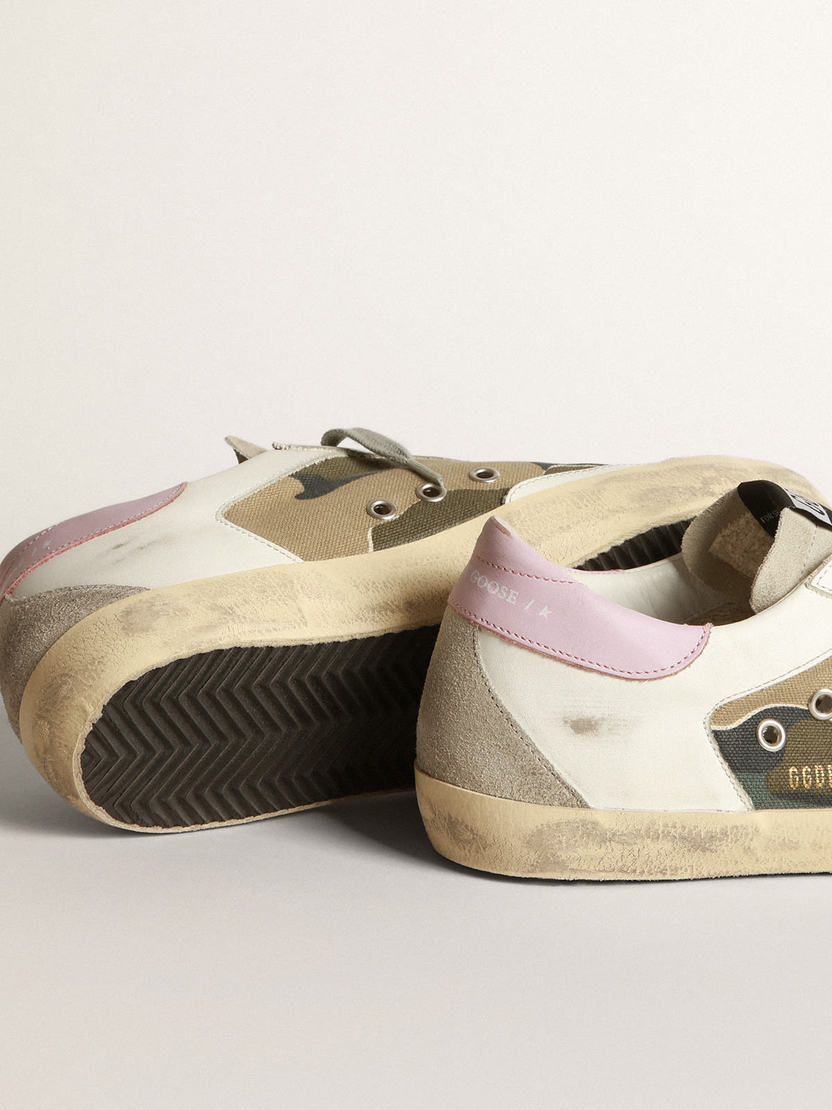 Golden Goose - Camouflage Super-Star sneakers with glittery star and pink heel tab in 