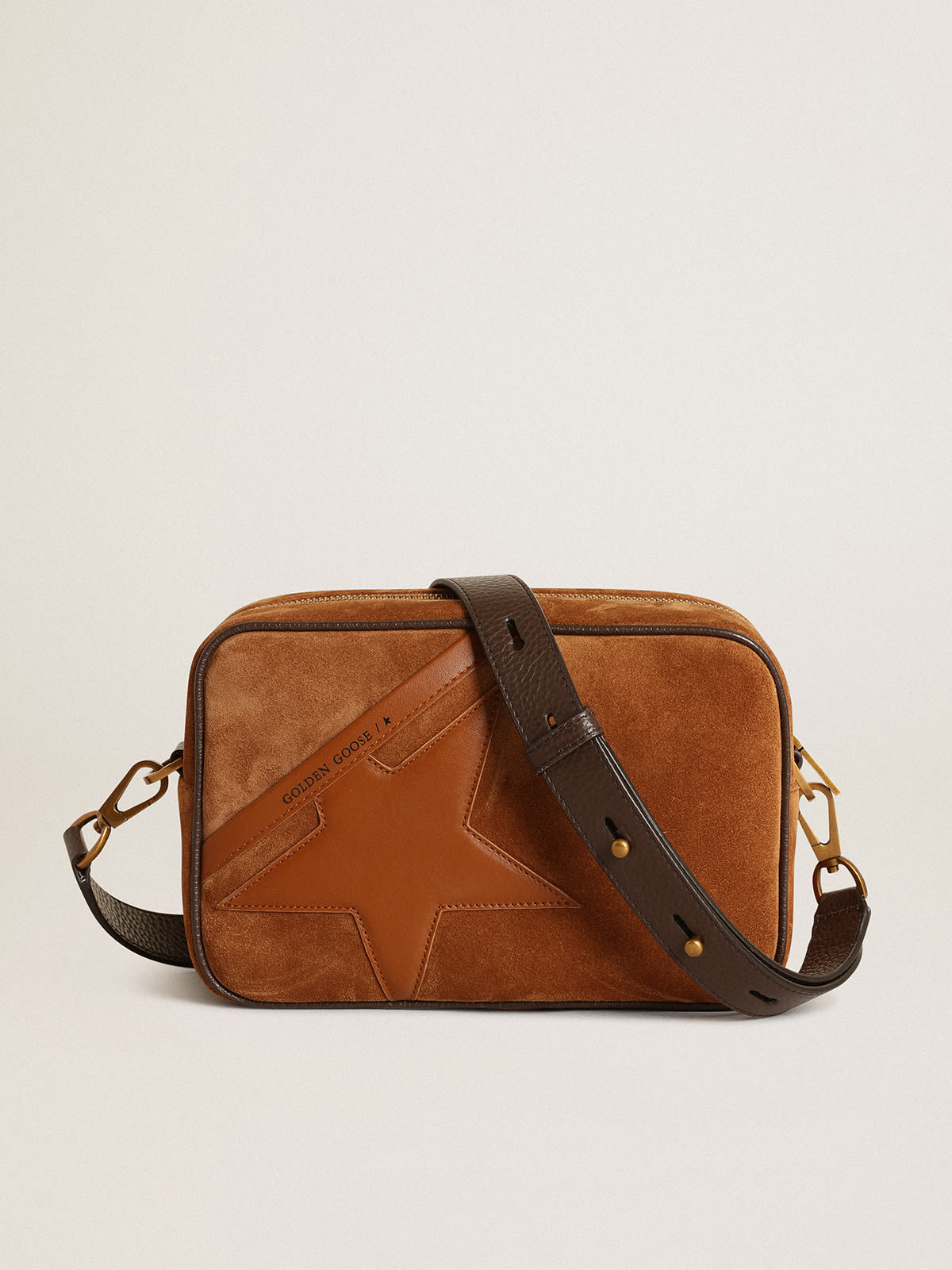 Golden Goose - Sac Star Bag en daim couleur tabac avec étoile en cuir ton sur ton in 