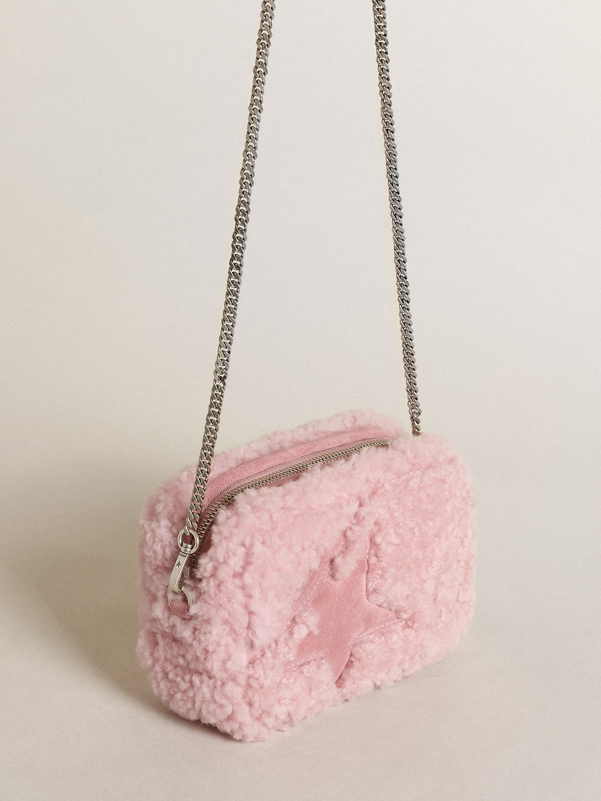 Golden Goose - Bolso Mini Star Bag en shearling color rosa con estrella de ante in 