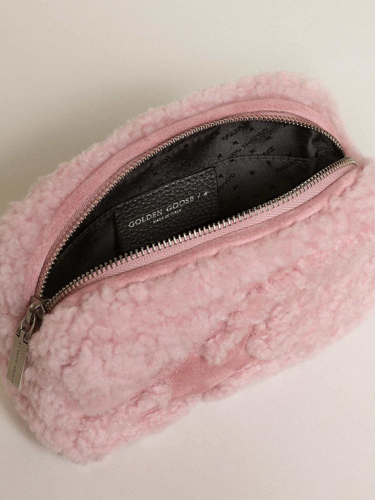 Golden Goose - Mini Star Bag de shearling rosa con estrella de ante in 