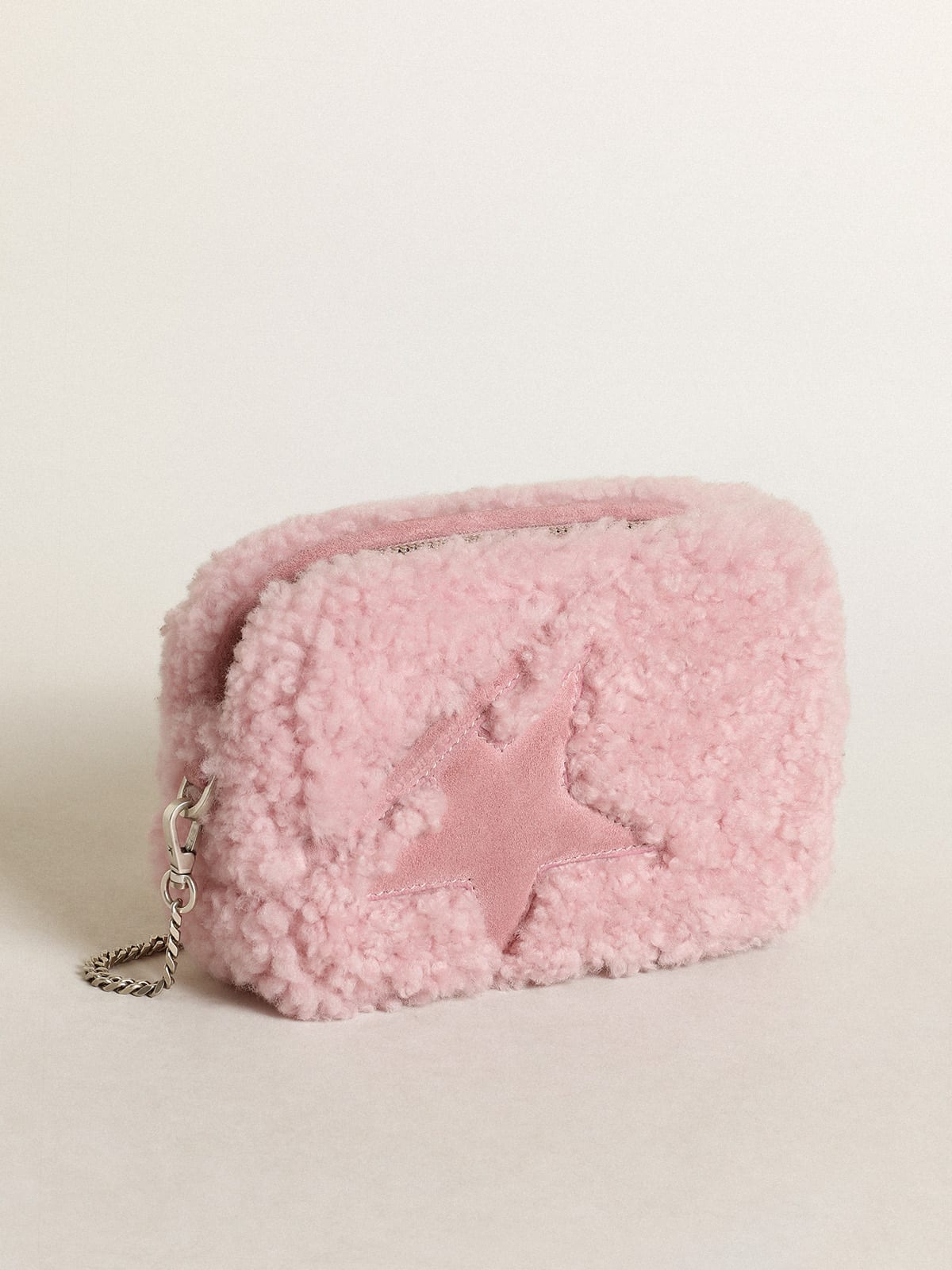 Golden Goose - Mini Star Bag in shearling rosa con stella in suede in 