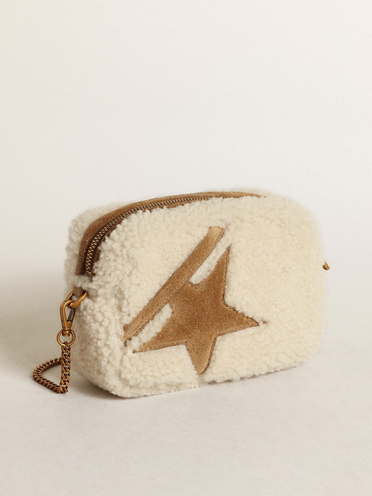Golden Goose - Mini Star Bag de shearling beige con estrella de ante in 