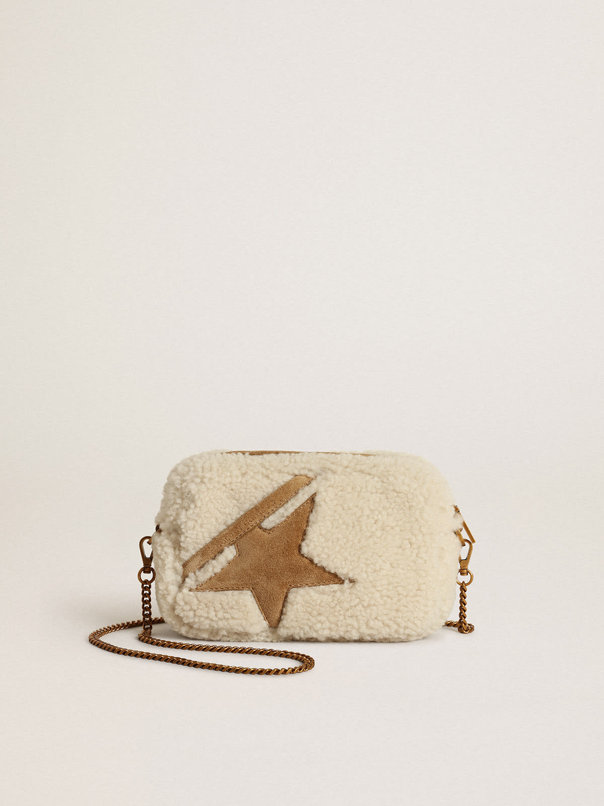 Golden Goose - Borsa Mini Star Bag in shearling color beige e con stella in suede in 