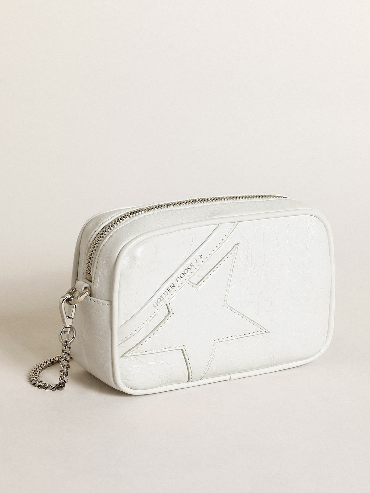Golden Goose - Sac Mini Star Bag en cuir brillant blanc avec étoile ton sur ton in 