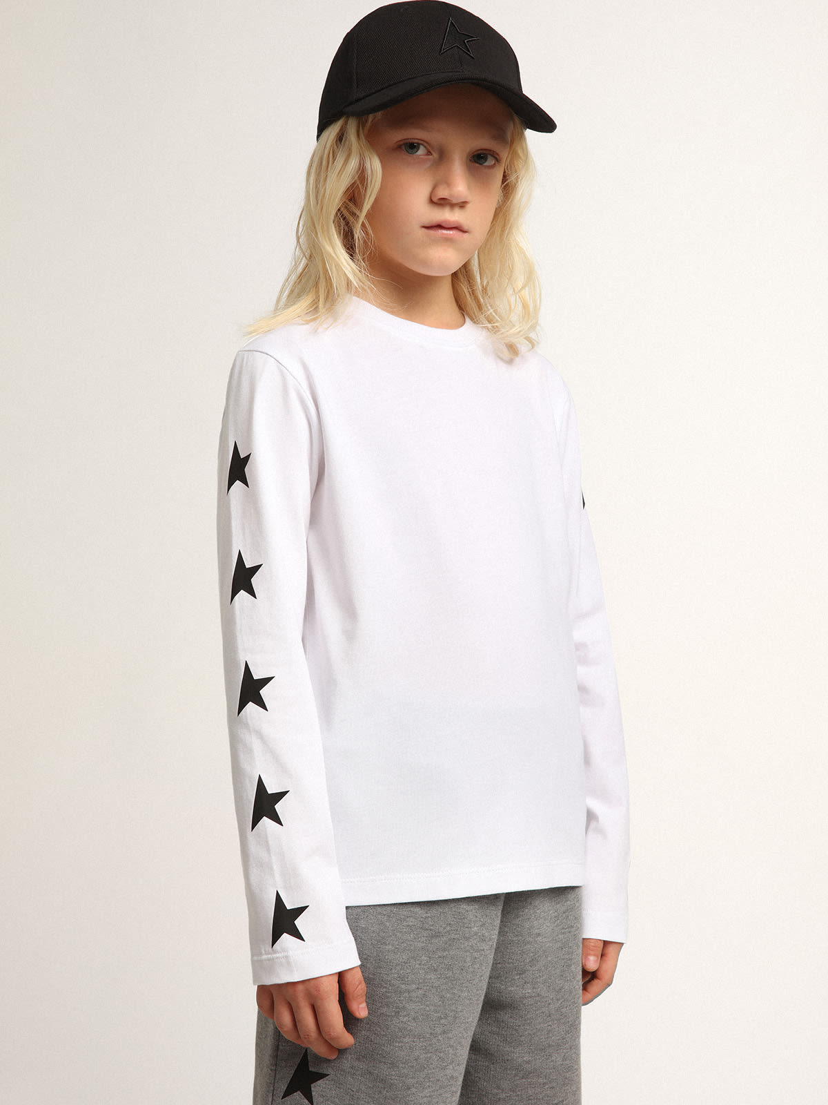 Golden Goose - T-shirt bianca a maniche lunghe con stelle nere a contrasto in 