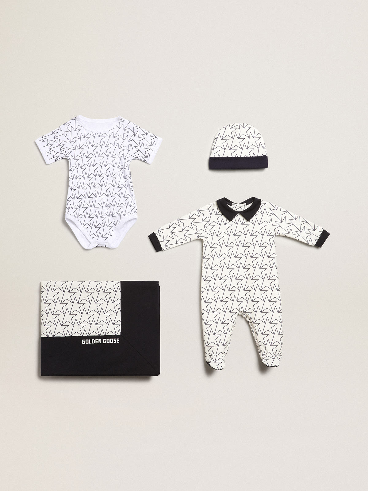 Golden Goose - Baby gift set in white with navy blue trim and star in 