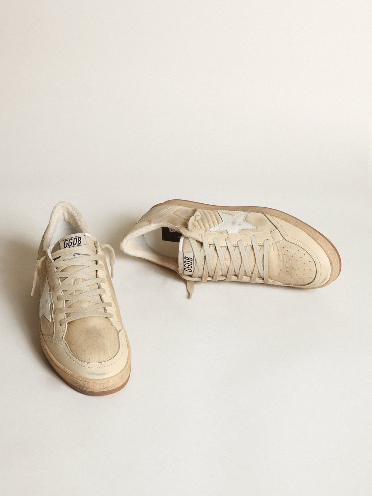 Golden Goose - Ball Star Uomo in nylon bianco con stella e talloncino bianchi in 