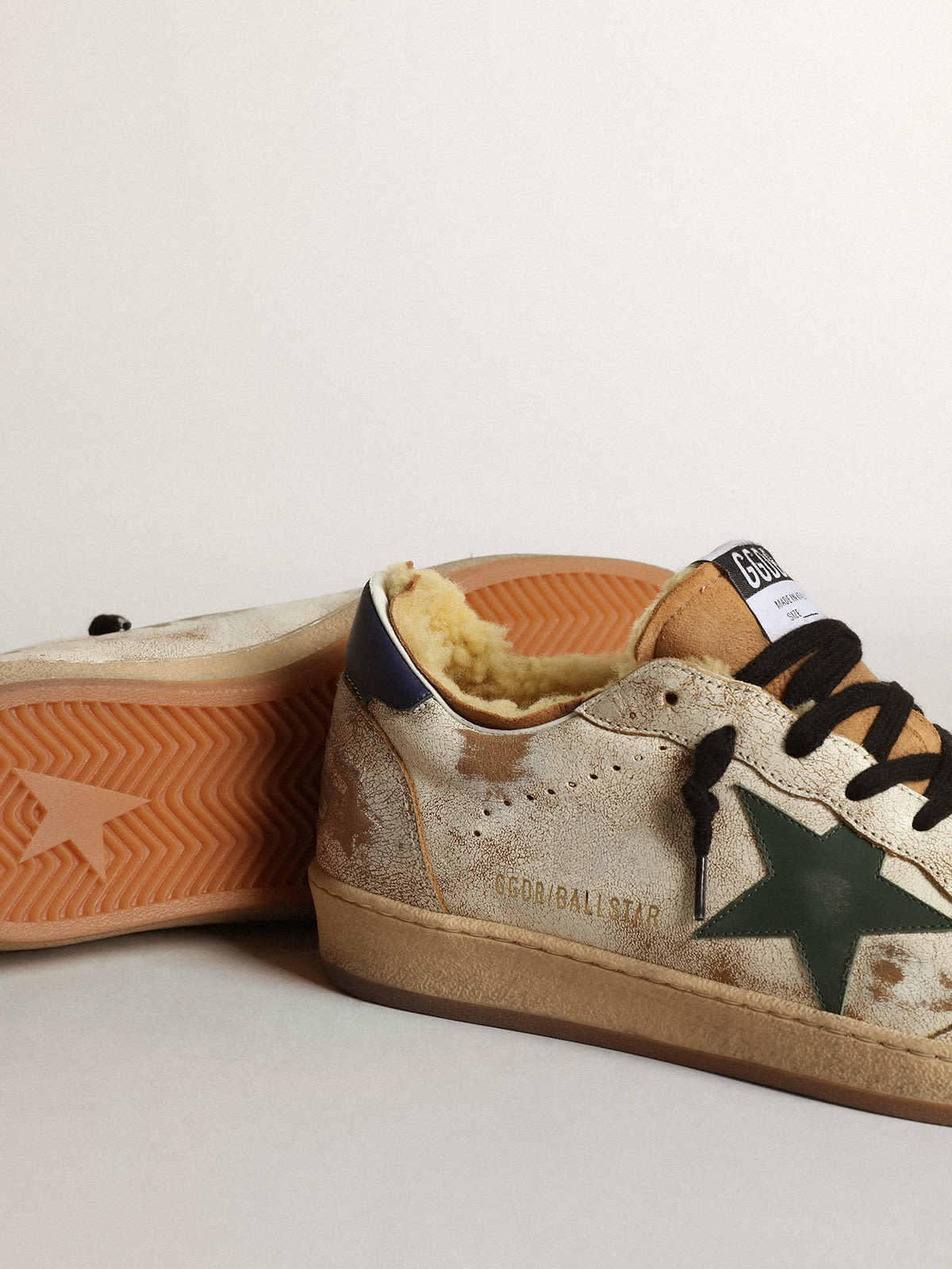 Golden Goose - Ball Star sneakers in glossy white leather with dark green leather star and shearling lining in 