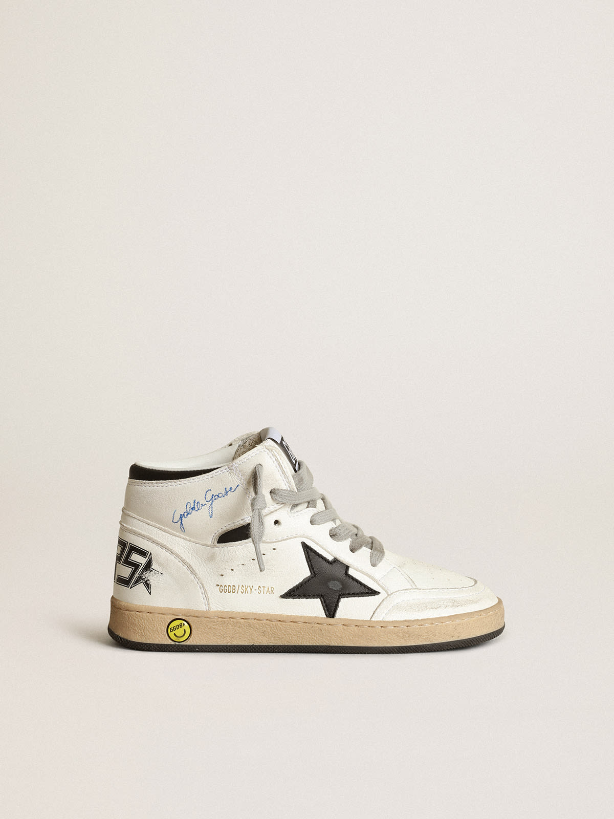 Young Sky-Star in white nappa with black star and heel tab