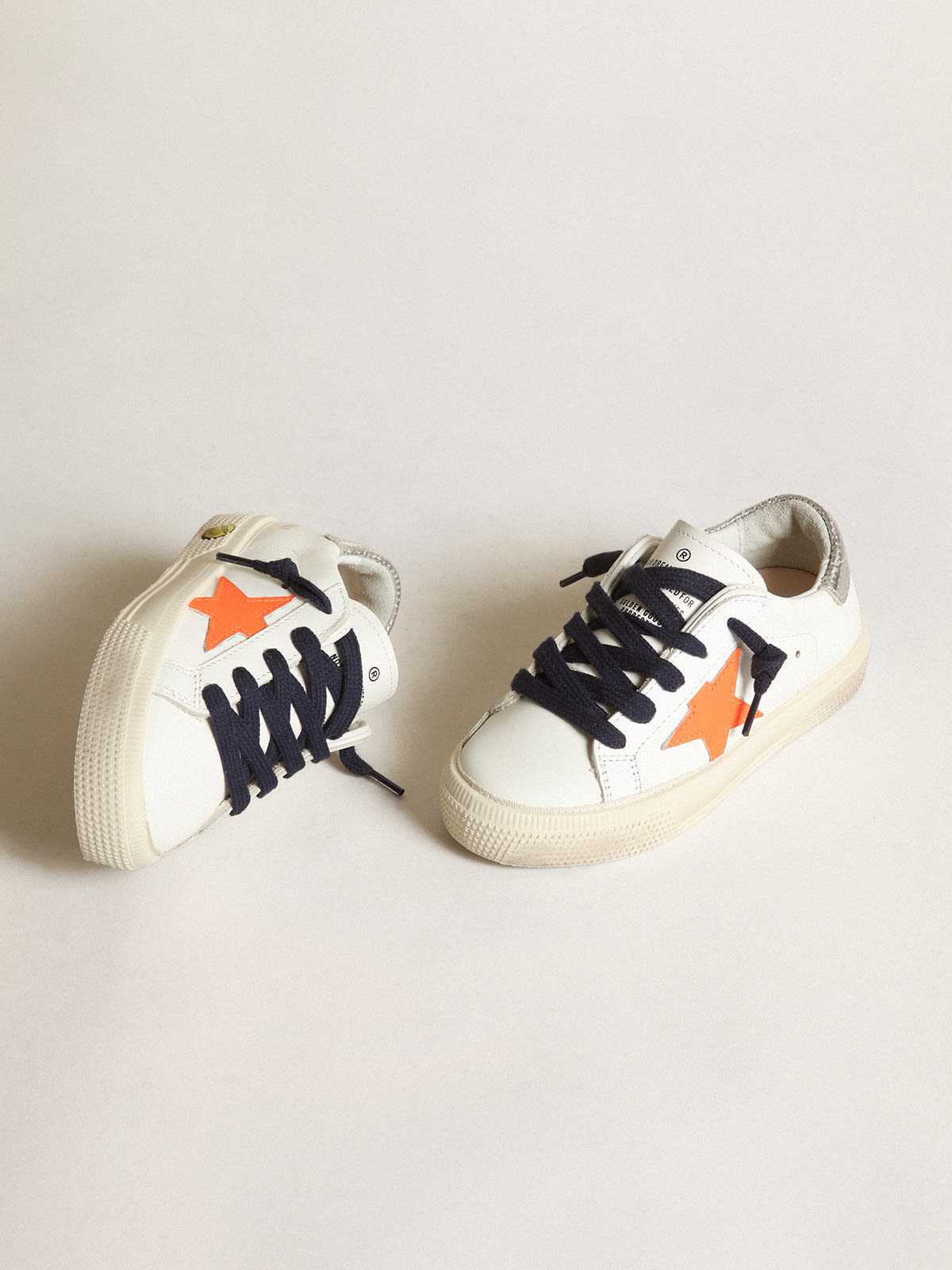 Golden Goose - Young May com estrela de couro laranja fluorescente e talão perfurado in 