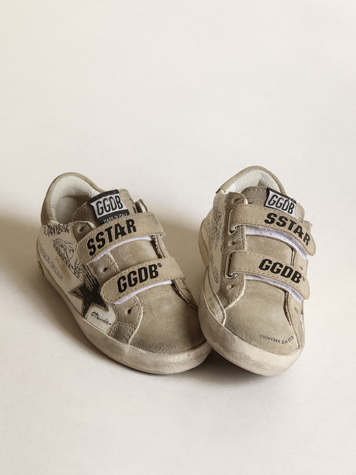 Golden Goose - Sneakers Old School Young en cuir nappa blanc avec empiècements en daim couleur tourterelle et étoile dépareillée in 