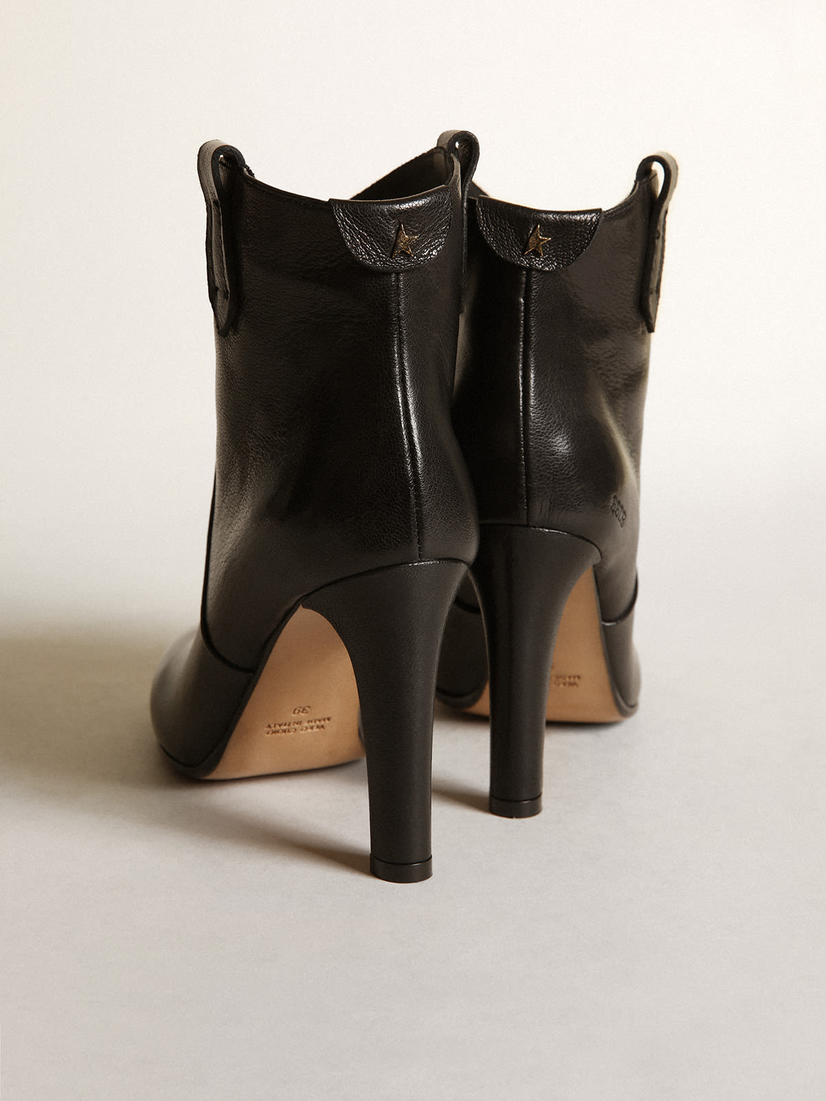 Golden Goose - Black leather Kelsey ankle boots in 